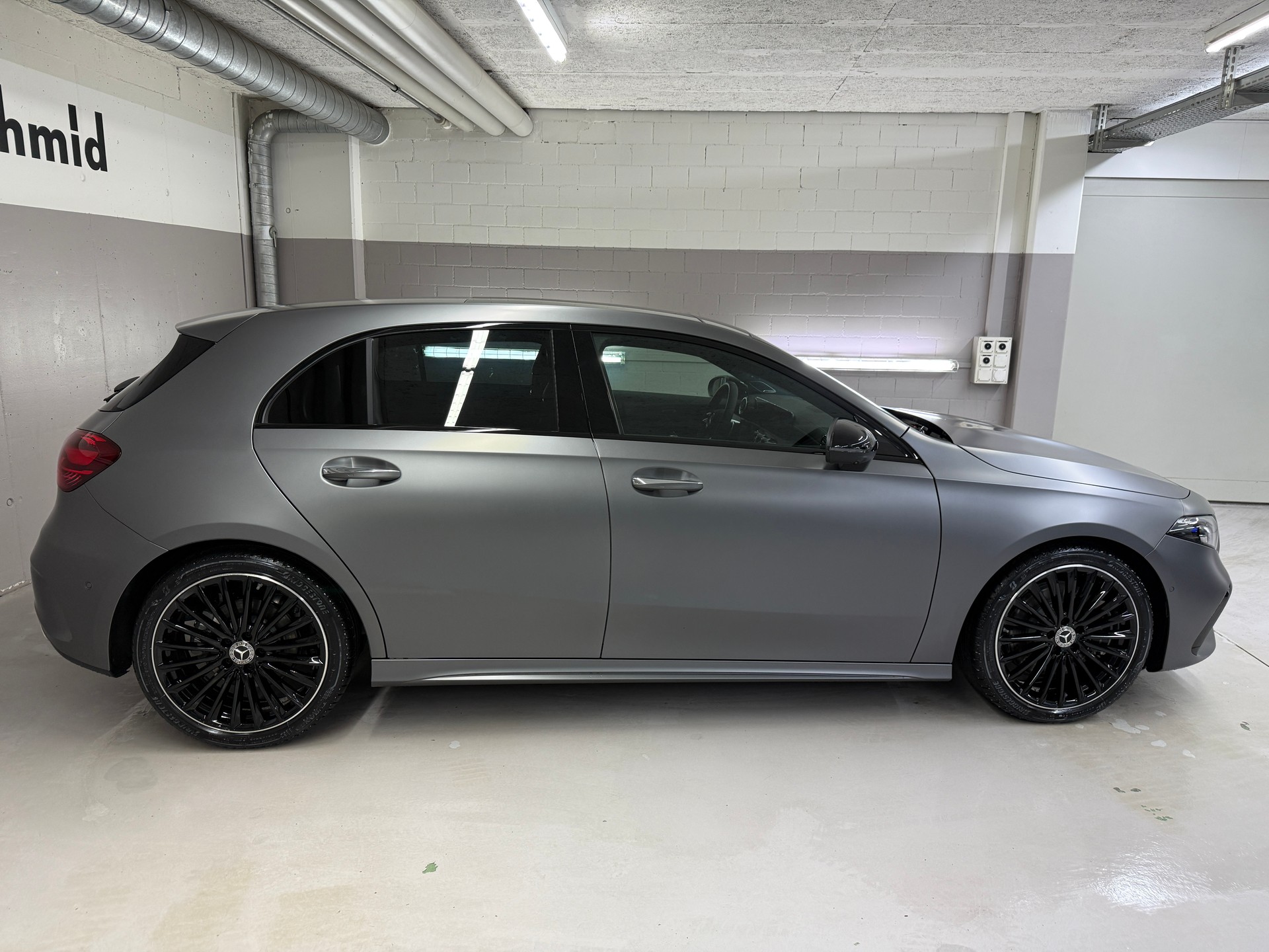 MERCEDES-BENZ A 250 4MATIC Kompaktlimousine-showroom-element-2