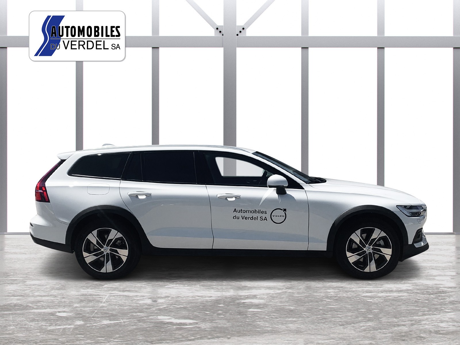 VOLVO V60 Cross Country 2.0 B4 Diesel Core AWD-image-3