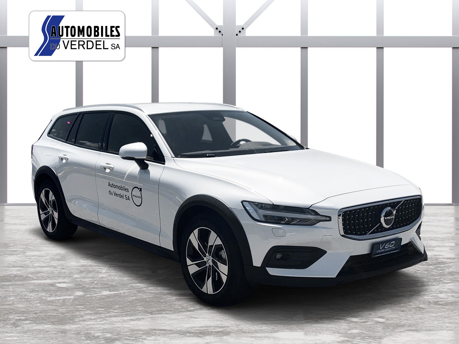 VOLVO V60 Cross Country 2.0 B4 Diesel Core AWD-image-6