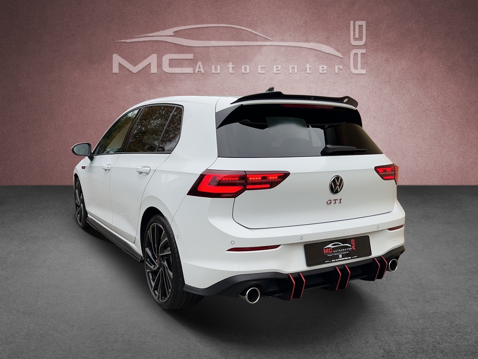 VW Golf 2.0 TSI GTI DSG-image-2