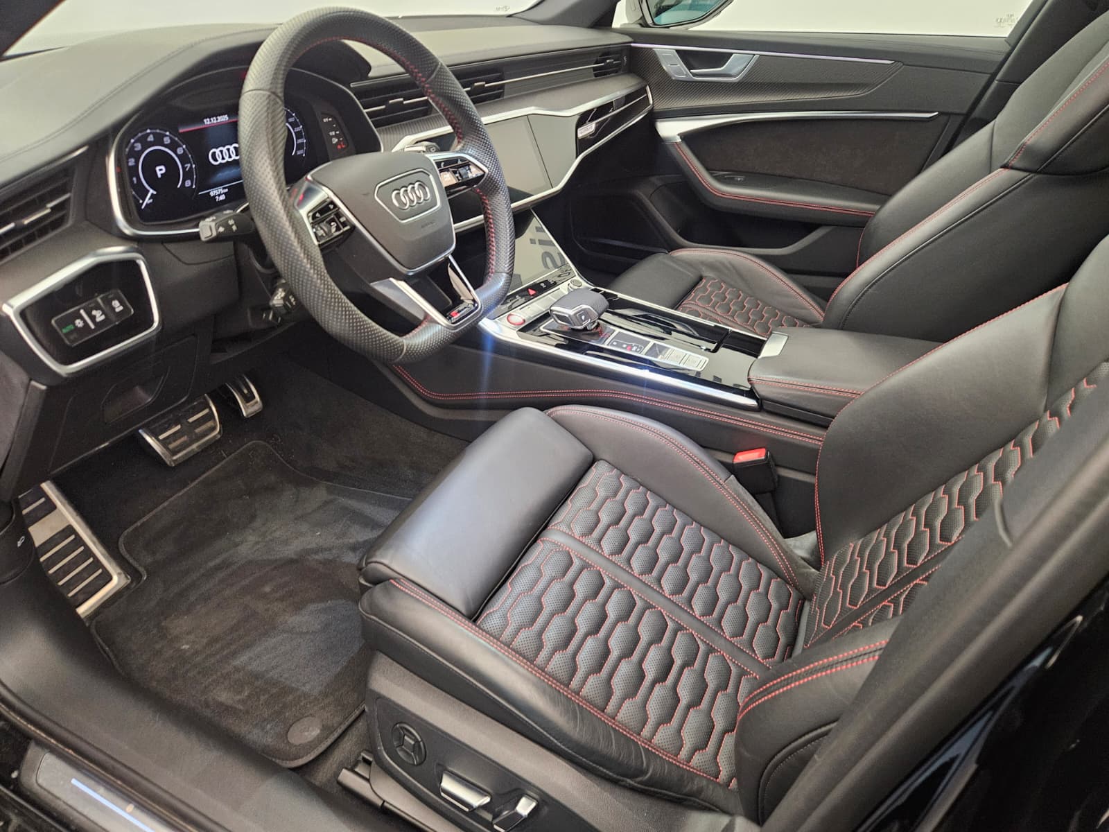 AUDI RS6 Avant 4.0 TFSI V8 quattro-image-10
