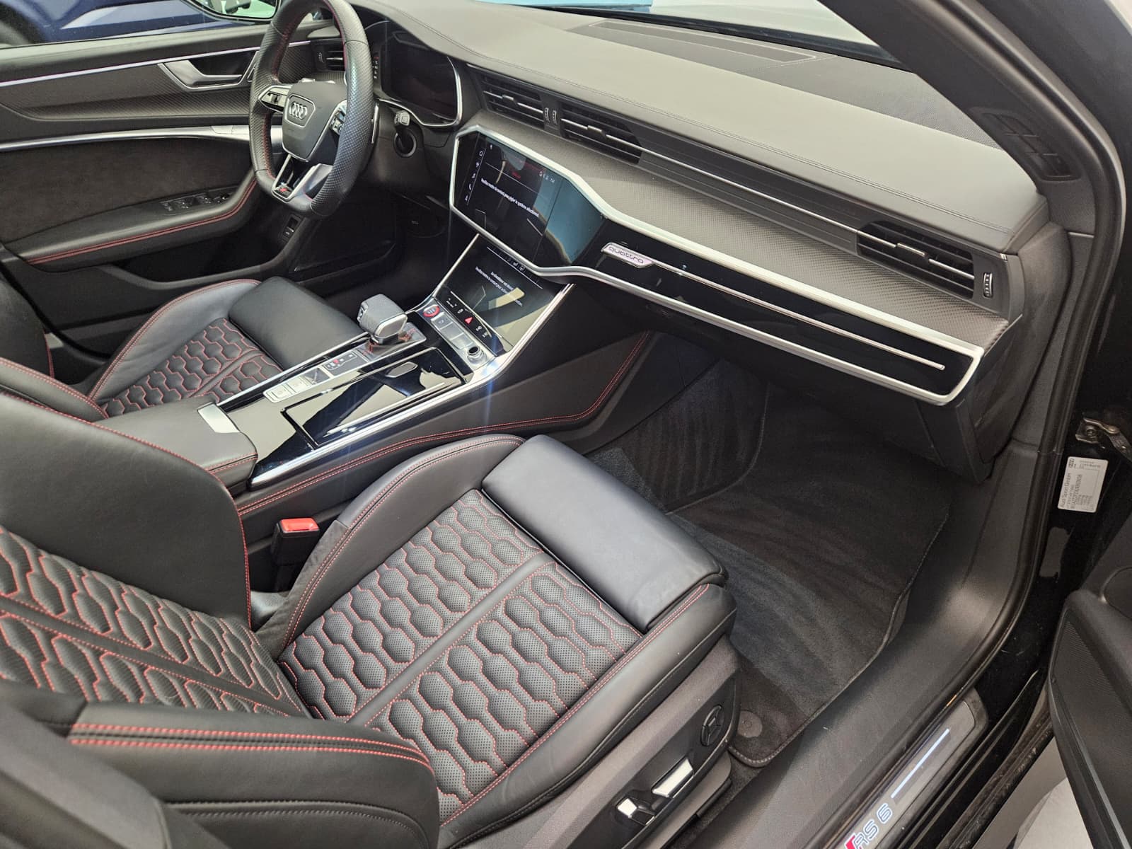 AUDI RS6 Avant 4.0 TFSI V8 quattro-image-11