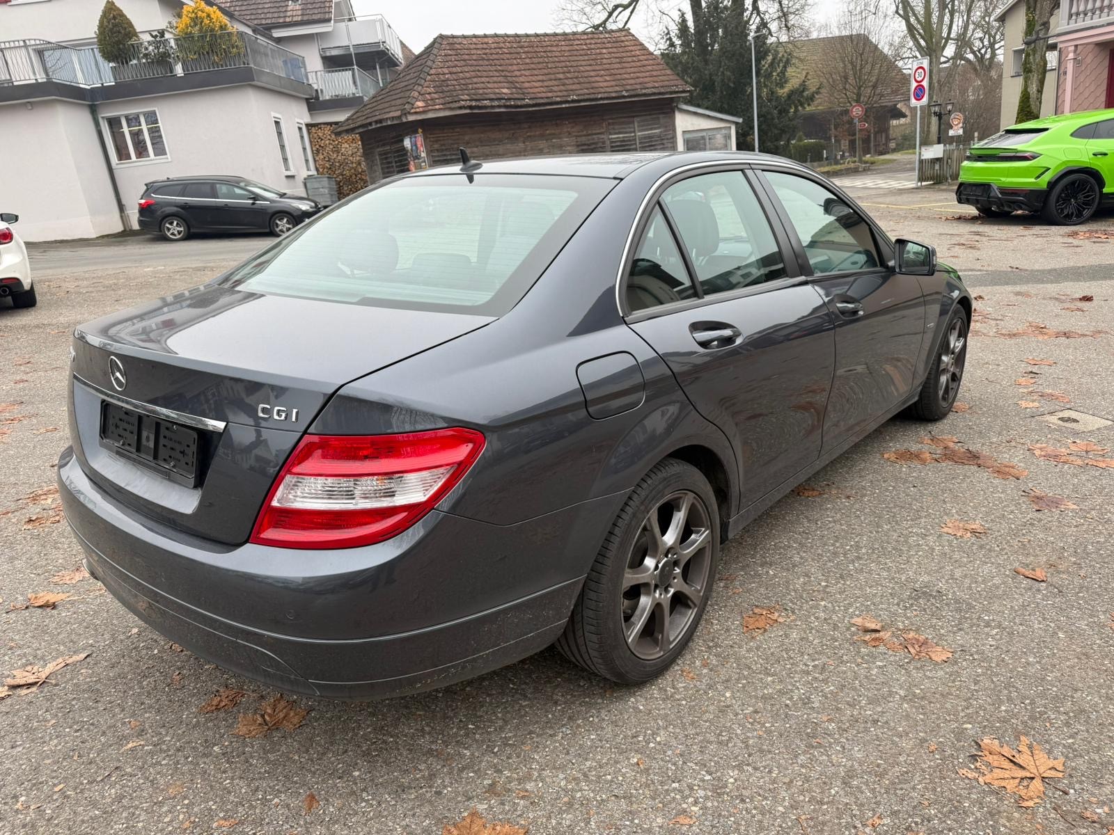 MERCEDES-BENZ C 200 CGI BlueEfficiency Automatic-image-5