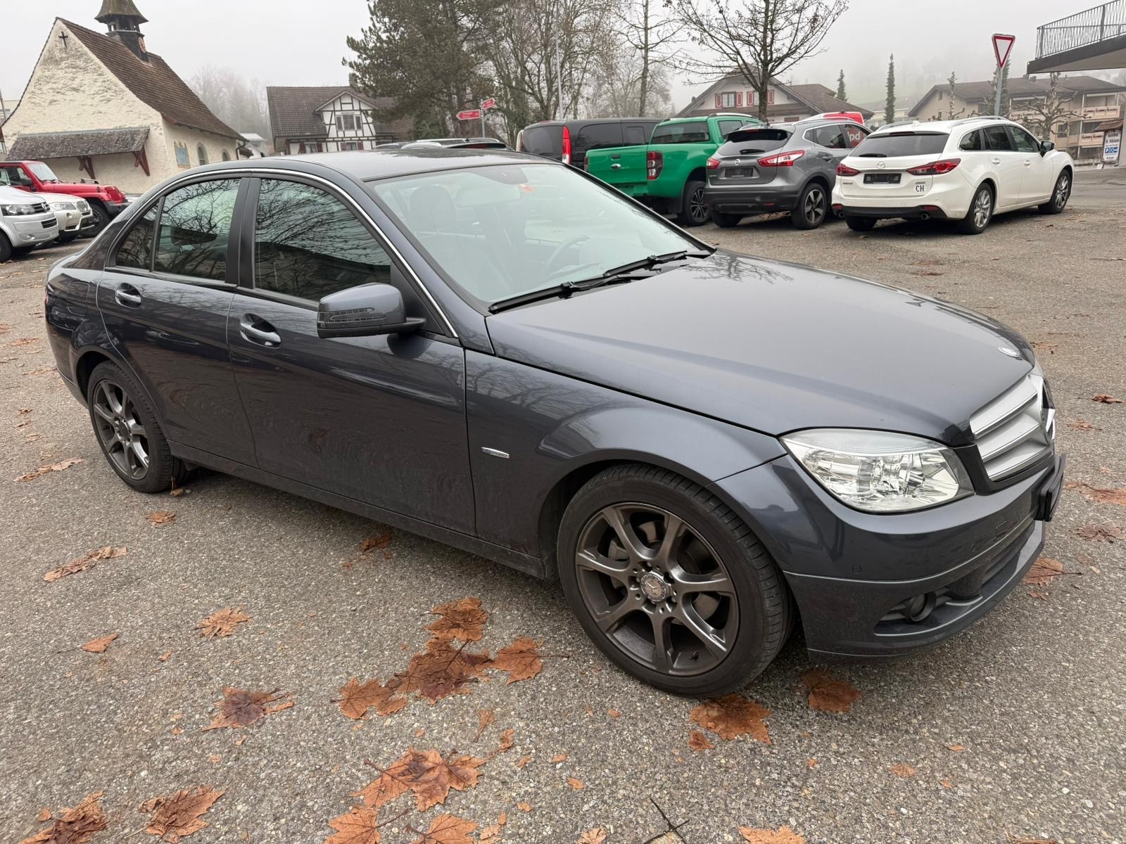 MERCEDES-BENZ C 200 CGI BlueEfficiency Automatic-image-2