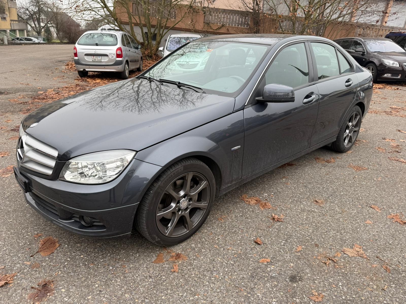 MERCEDES-BENZ C 200 CGI BlueEfficiency Automatic-image-1