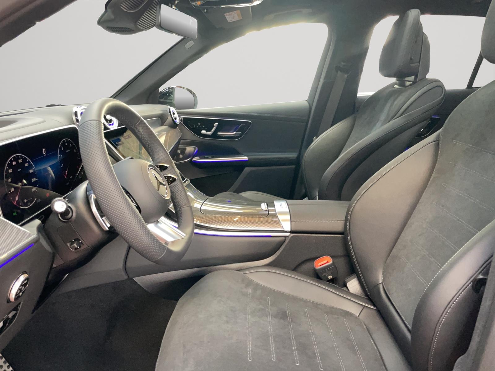 MERCEDES-BENZ GLC 200 4MATIC AMG Line-image-4