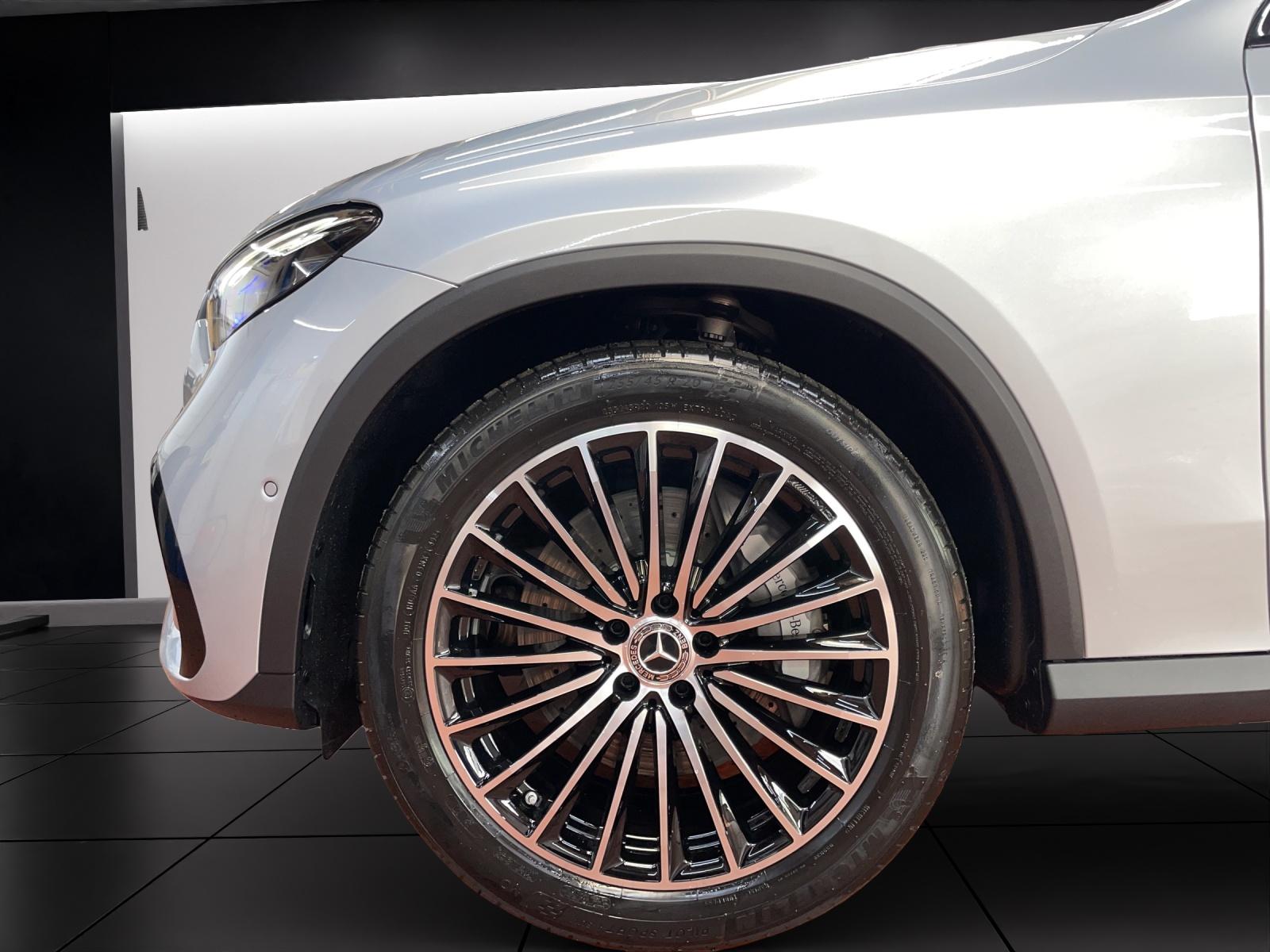 MERCEDES-BENZ GLC 200 4MATIC AMG Line-image-9