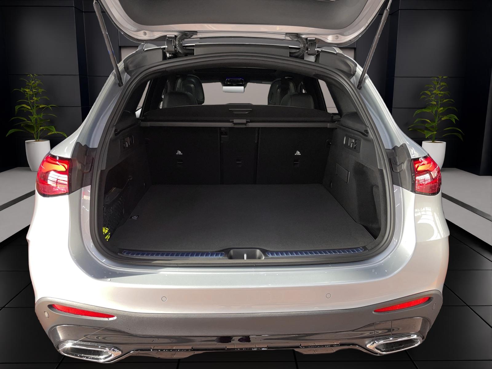 MERCEDES-BENZ GLC 200 4MATIC AMG Line-image-8