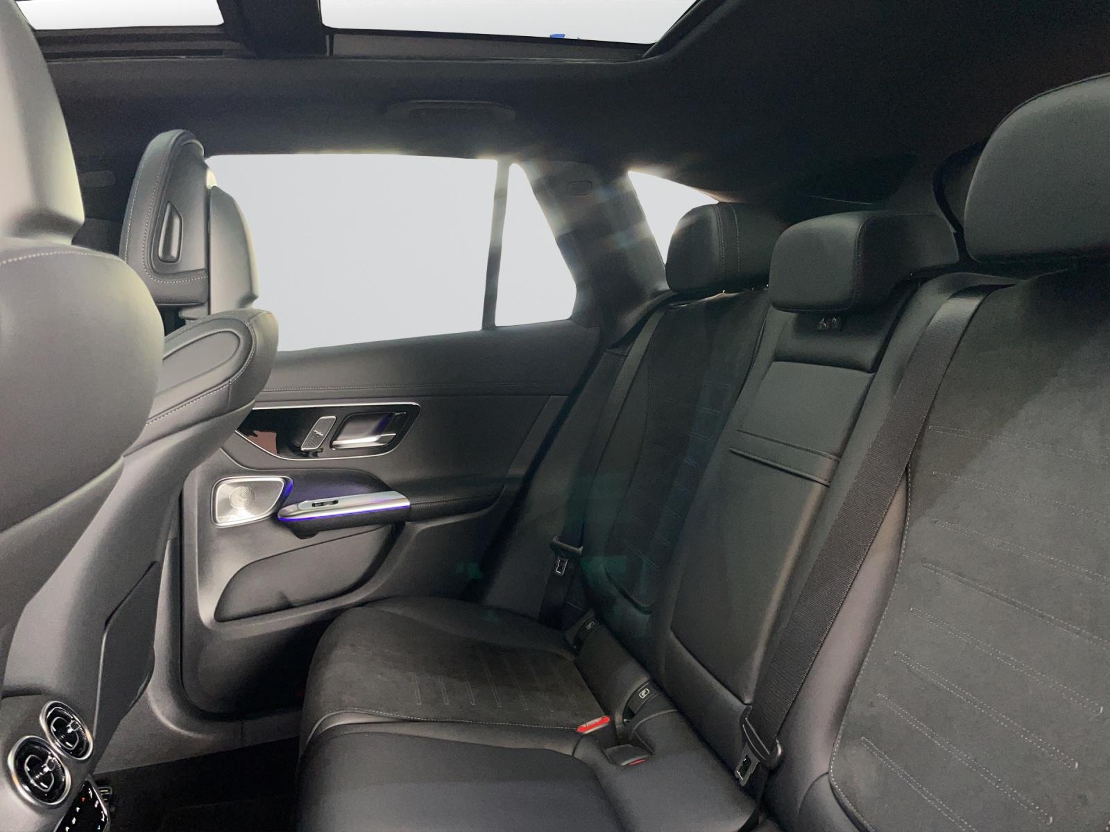 MERCEDES-BENZ GLC 200 4MATIC AMG Line-image-7