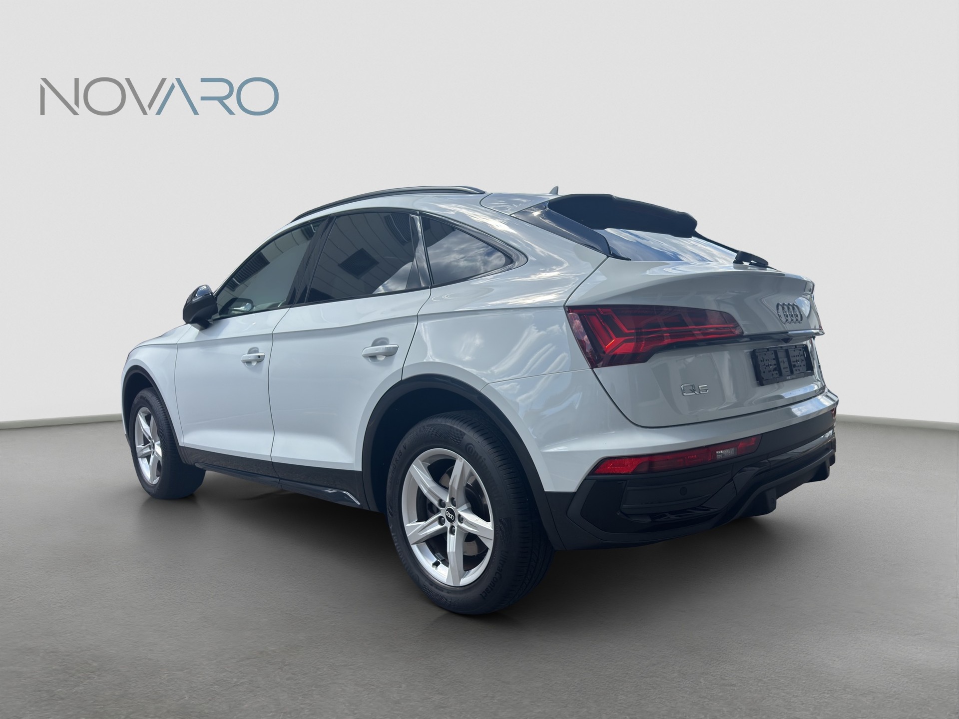 AUDI Q5 Sportback 40 TDI S line quattro S-tronic-showroom-element-3