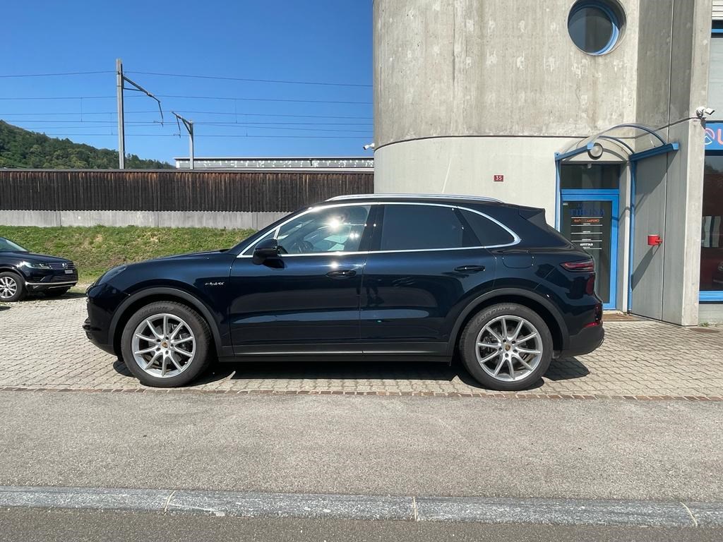 PORSCHE Cayenne E-Hybrid-image-3