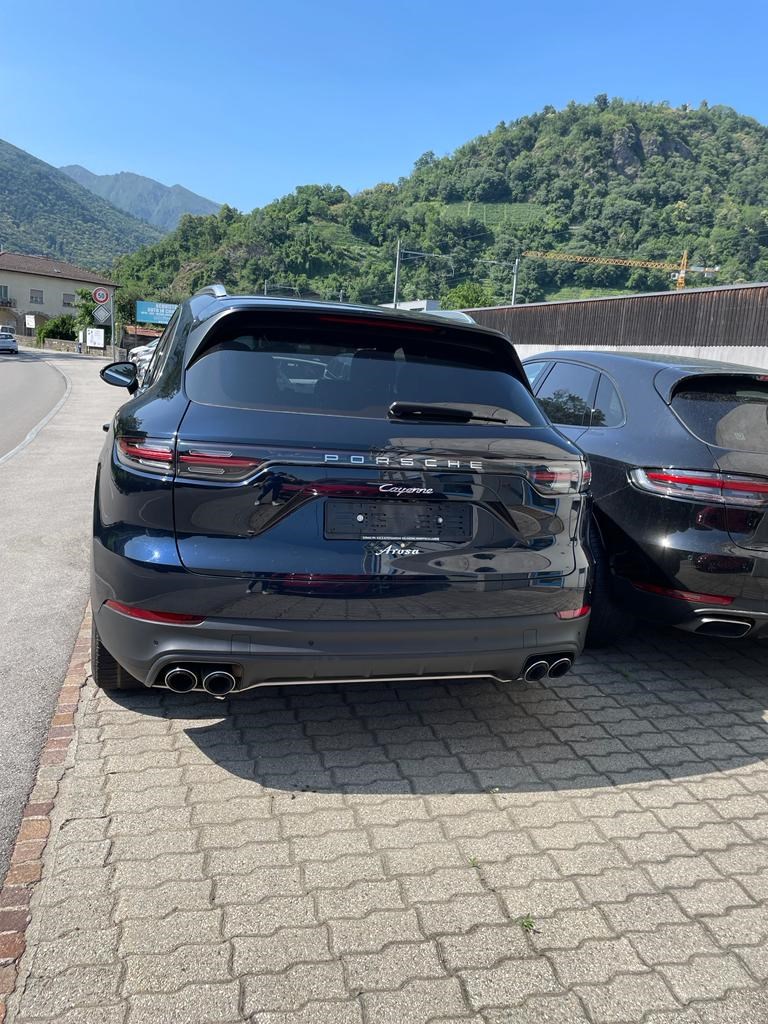 PORSCHE Cayenne E-Hybrid-image-4