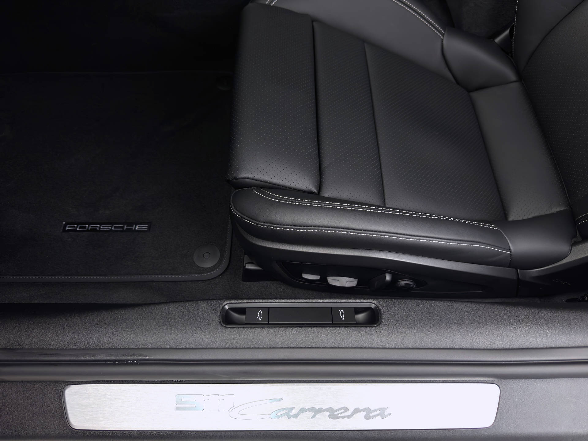 PORSCHE 911 Carrera-image-7