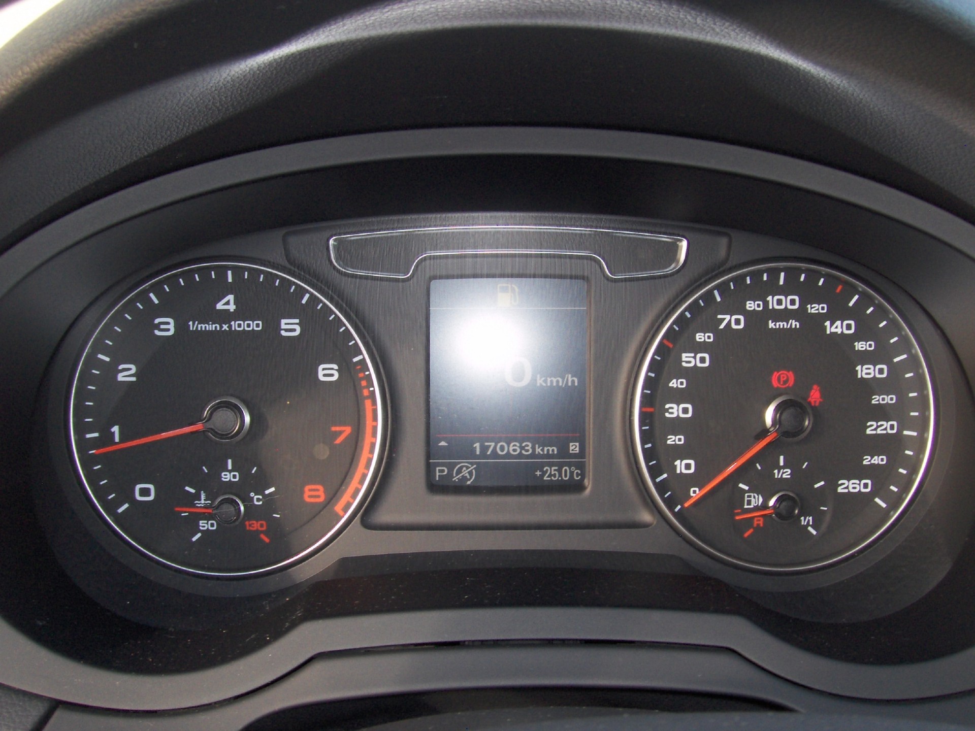 AUDI Q3 2.0 TFSI quattro S-tronic-image-10