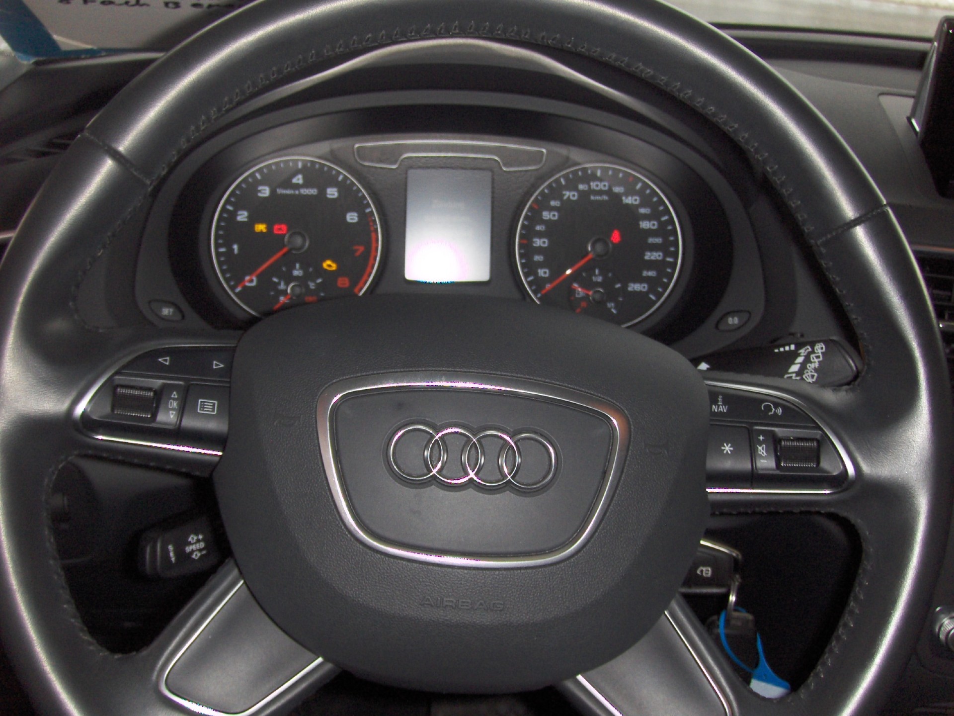 AUDI Q3 2.0 TFSI quattro S-tronic-image-7