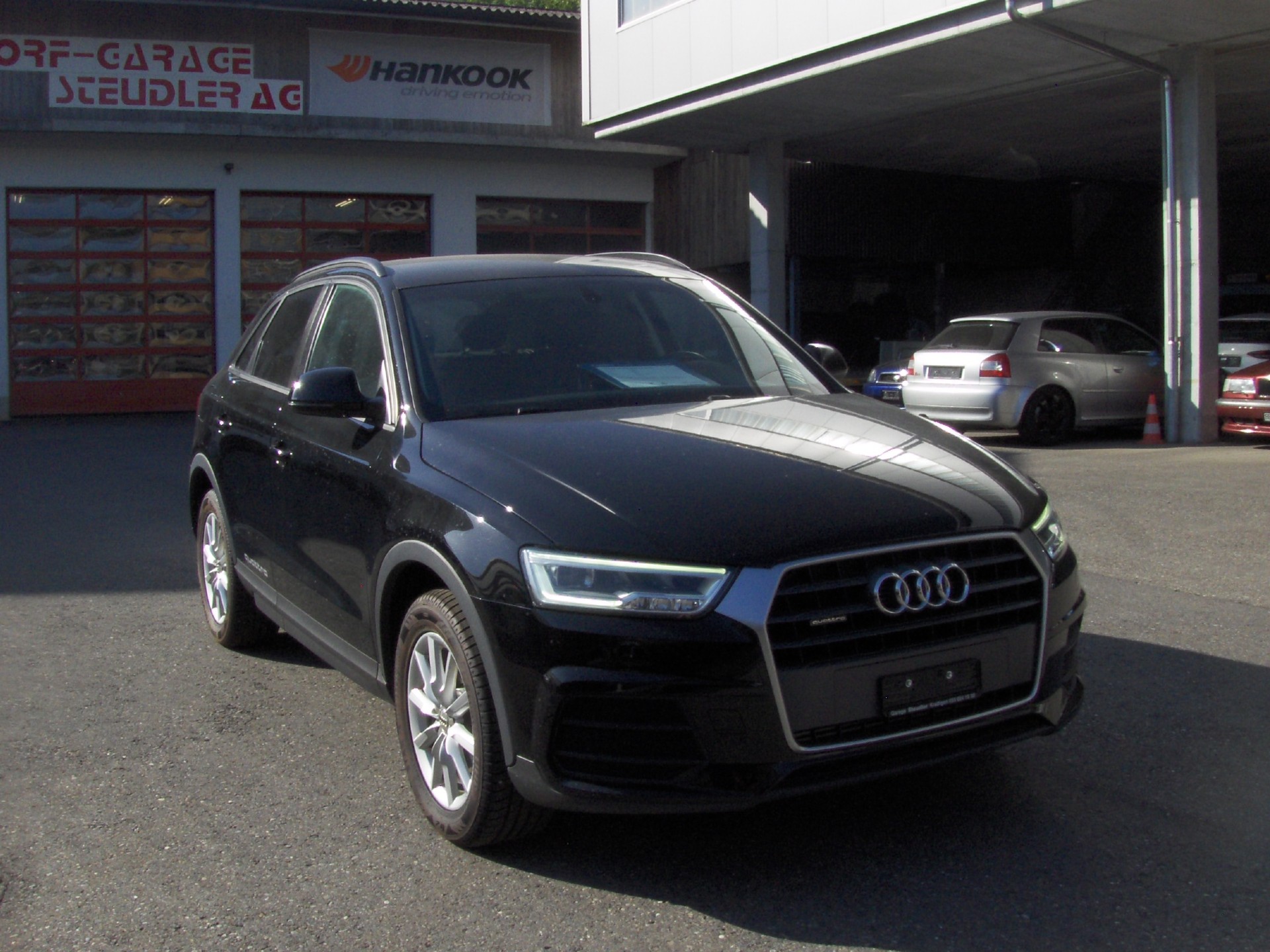 AUDI Q3 2.0 TFSI quattro S-tronic-image-1