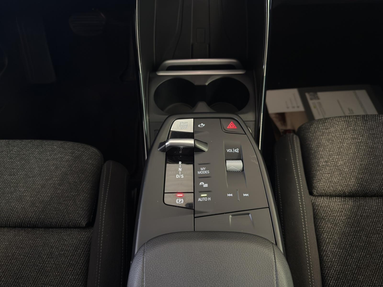 BMW 218d Active Tourer-image-12