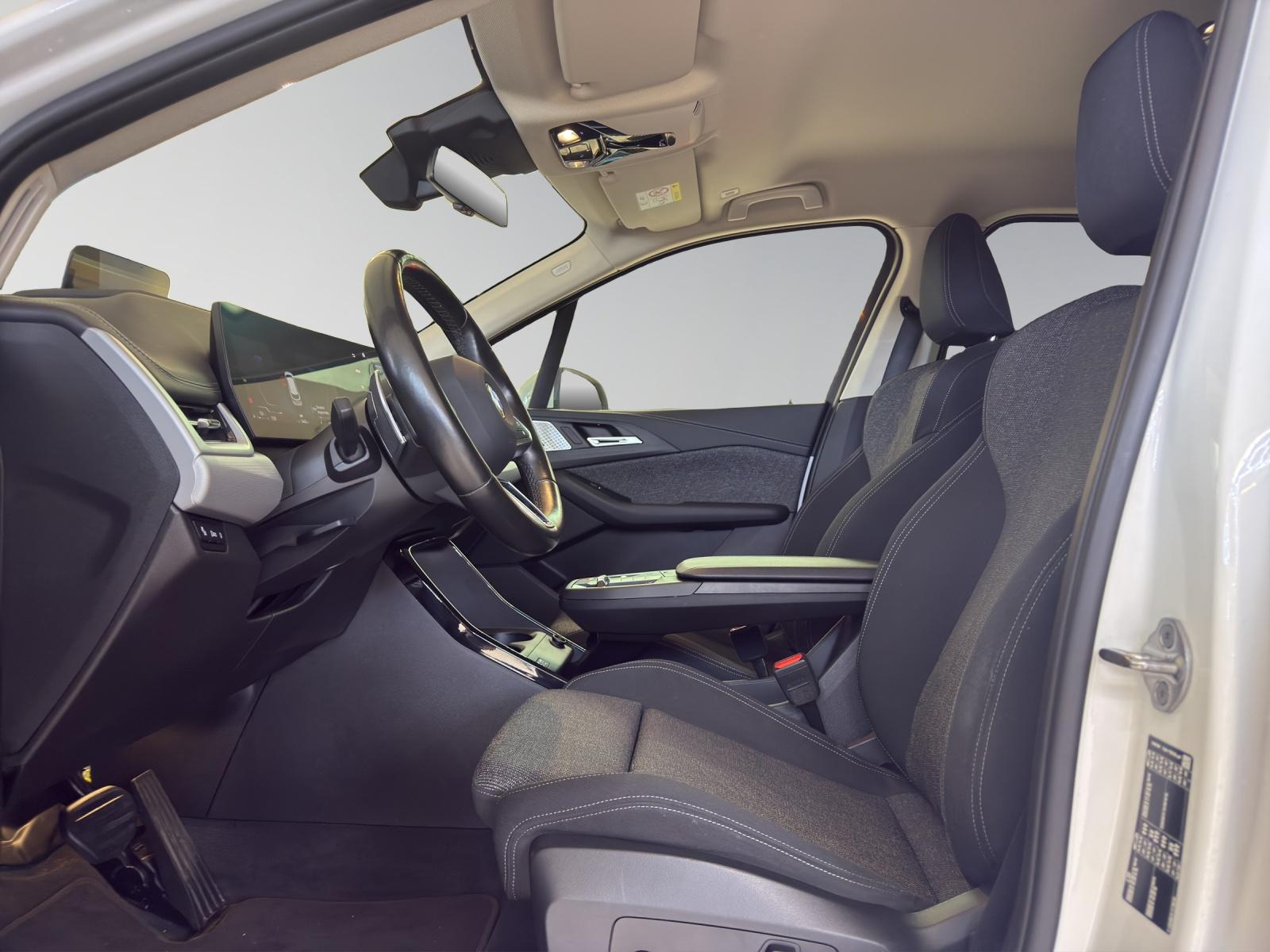 BMW 218d Active Tourer-image-14