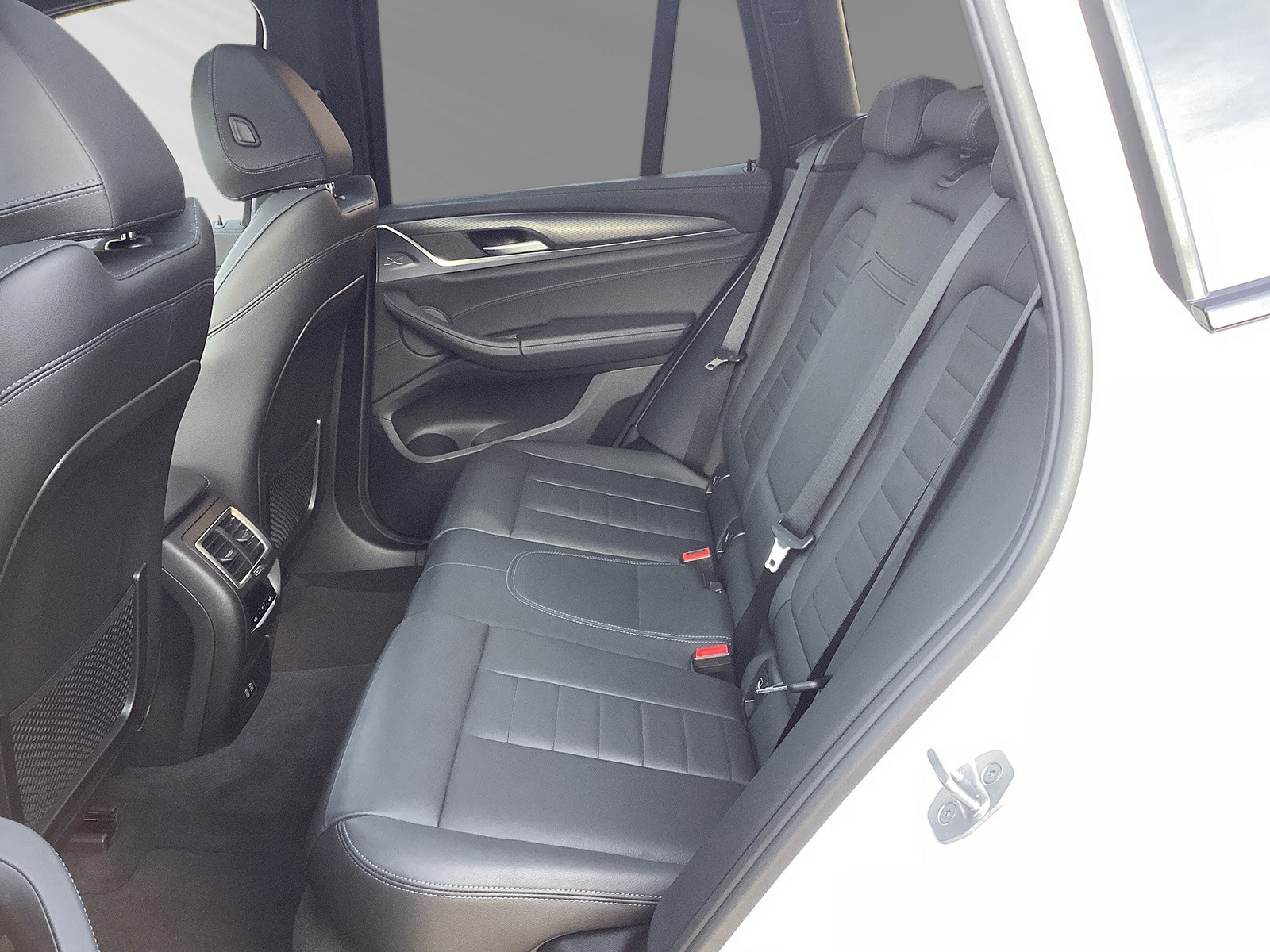 BMW iX3 Impressive-image-7