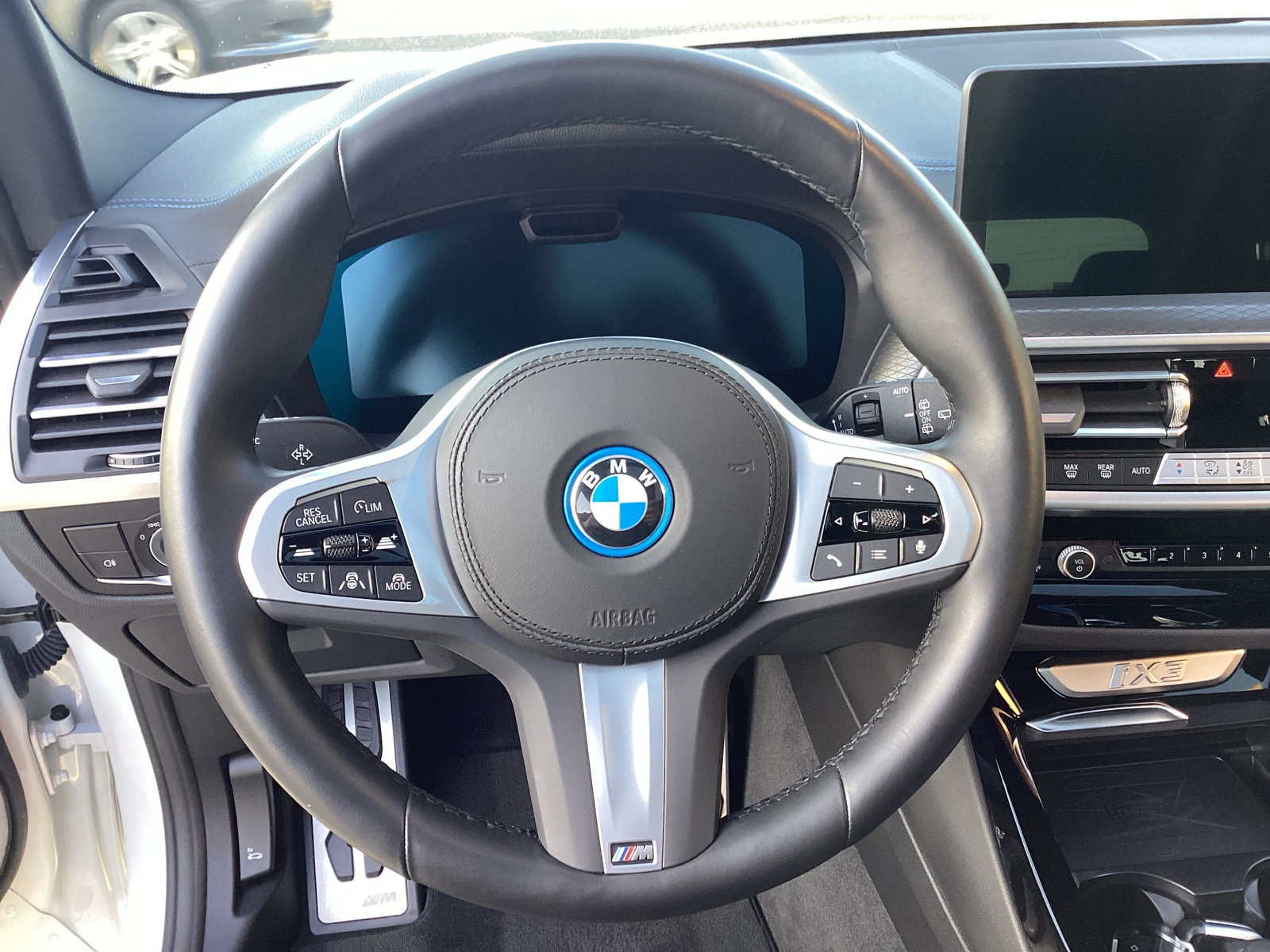 BMW iX3 Impressive-image-12