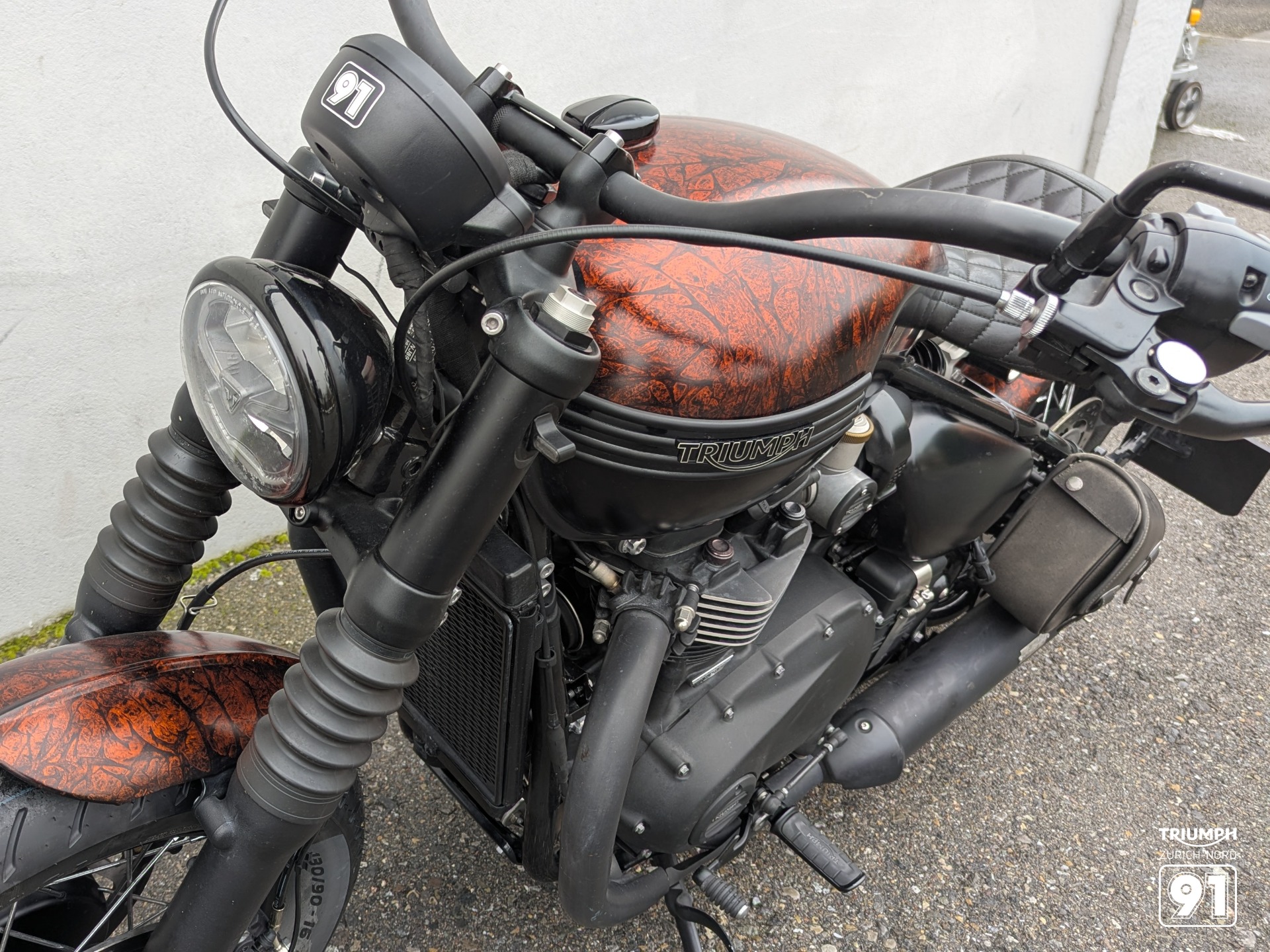 TRIUMPH Bonneville 1200 Bobber Black ABS-image-10