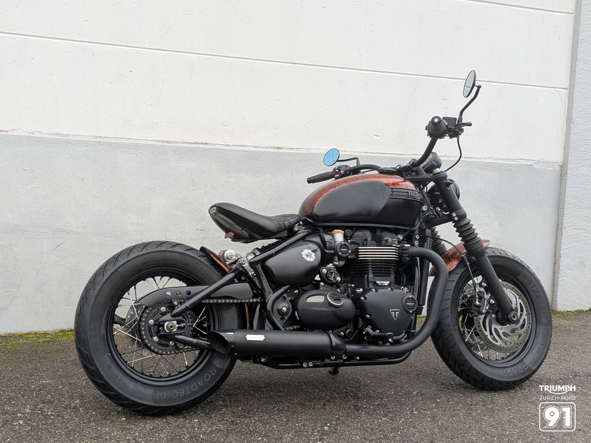 TRIUMPH Bonneville 1200 Bobber Black ABS-image-12