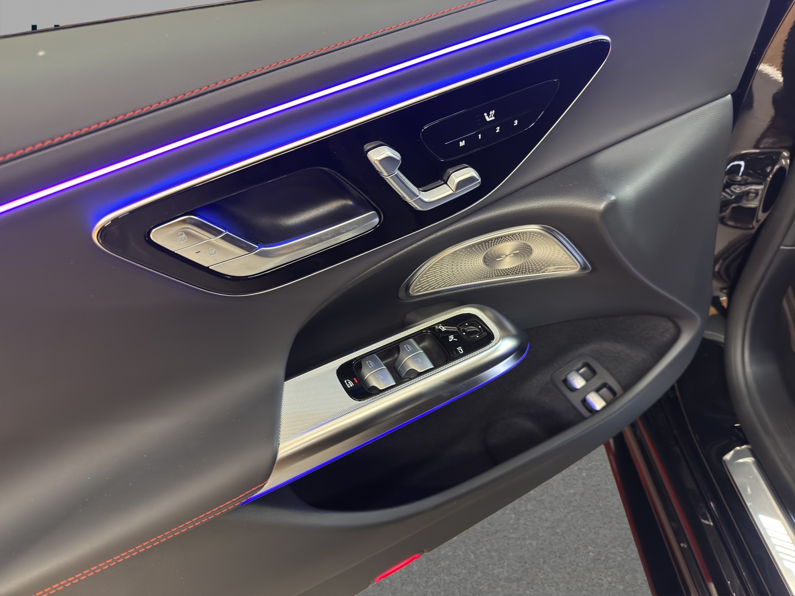 MERCEDES-BENZ E 53 Hybrid 4M / DISTRONIC / 360 Grad Kamera / Head-Up Display-image-12