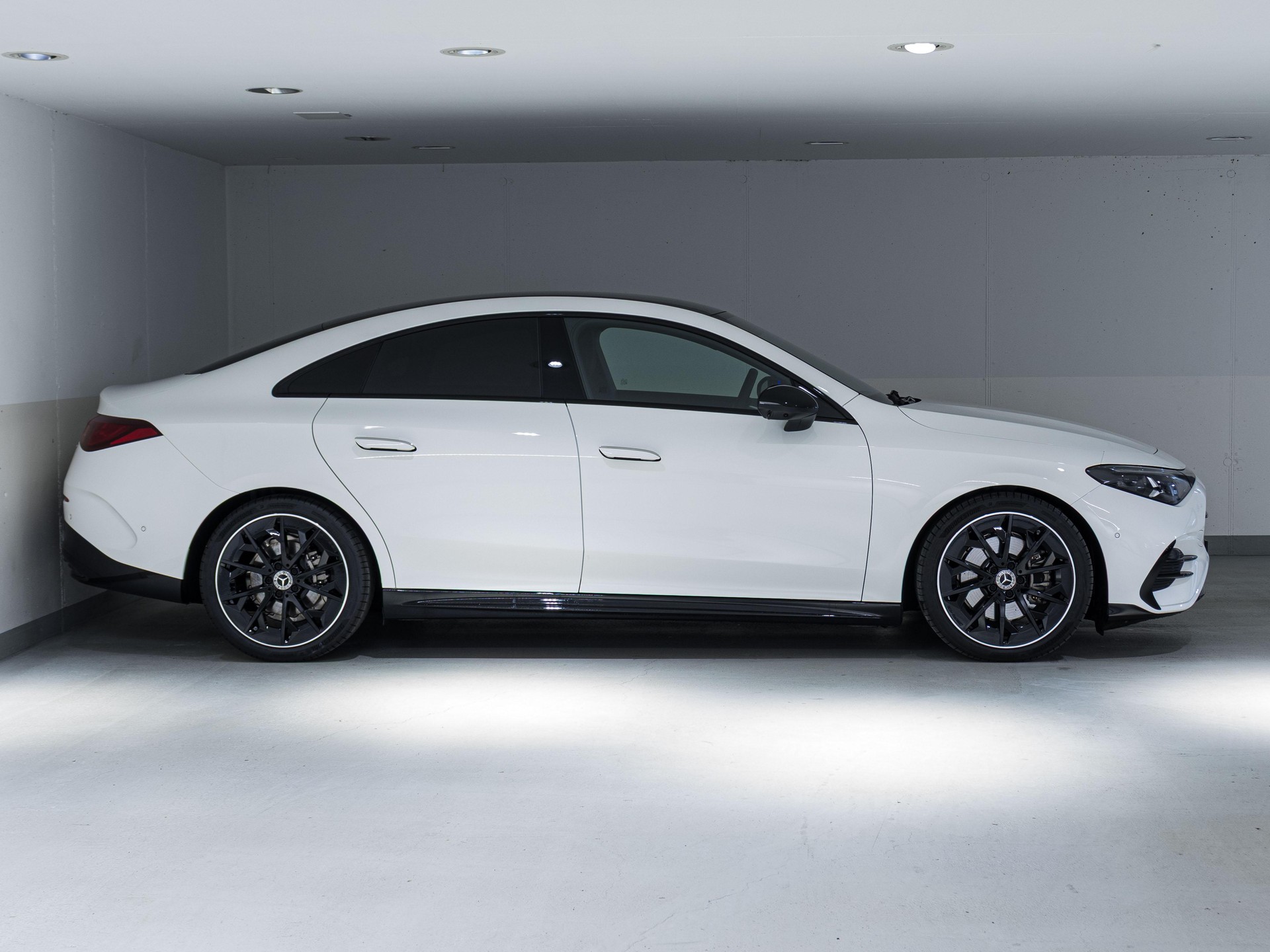 MERCEDES-BENZ CLA 220 4MATIC-image-1
