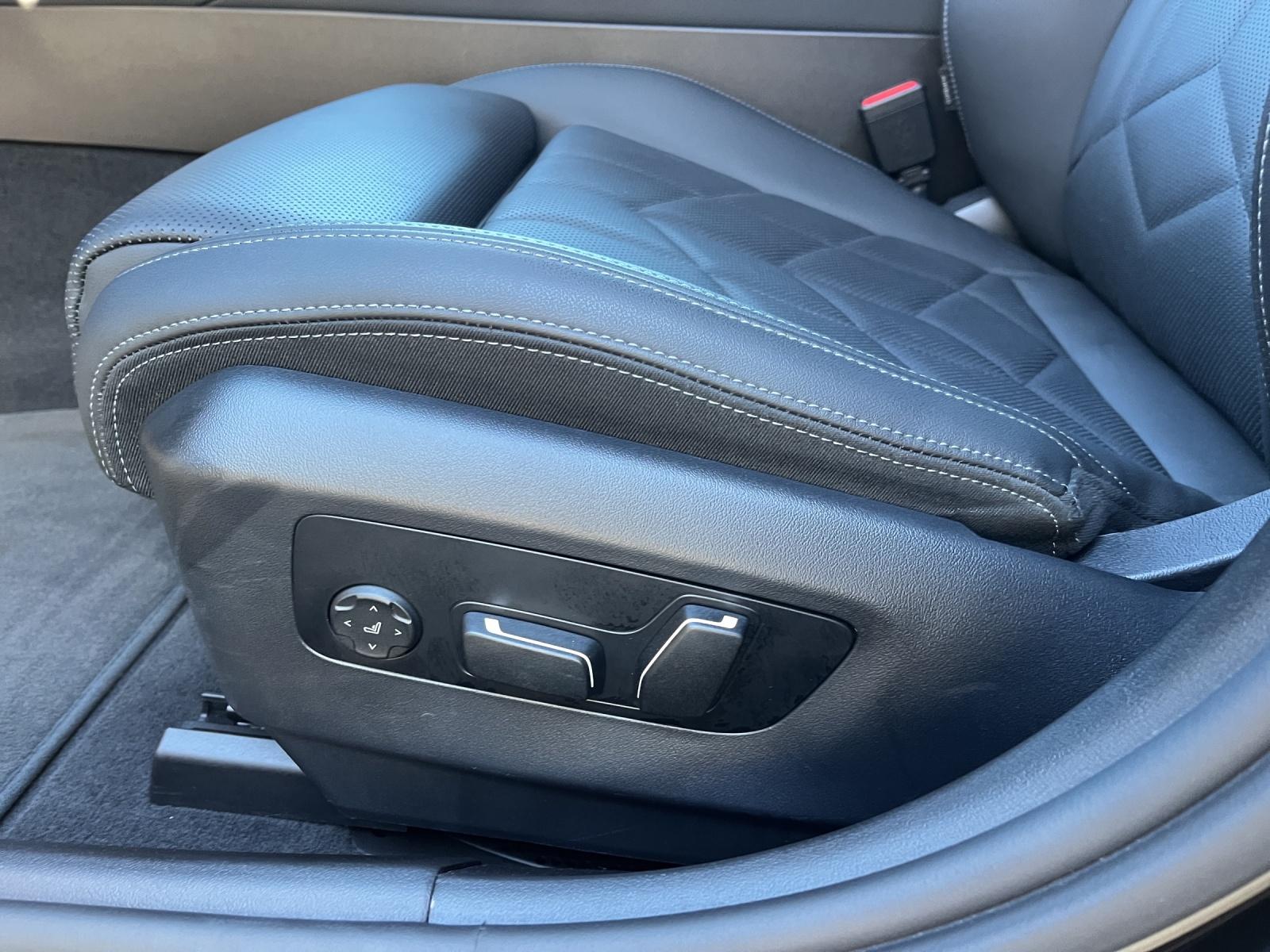 BMW 520d xDrive Touring-image-14