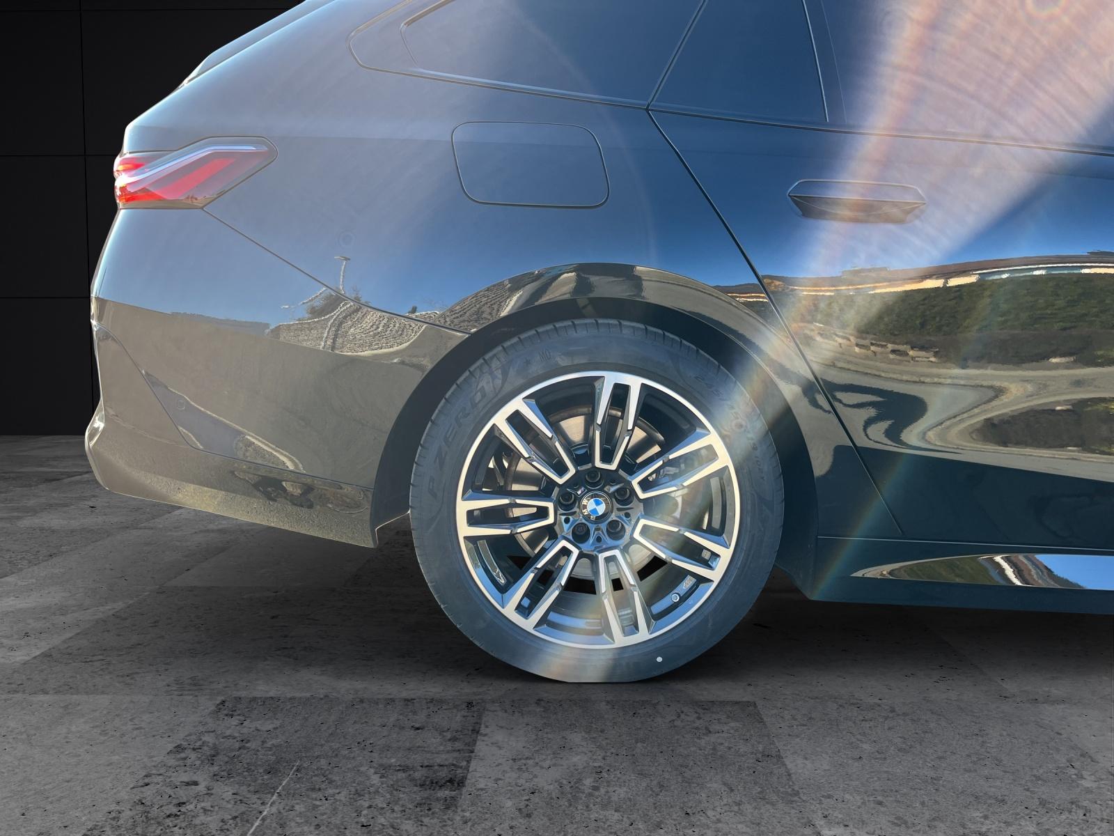 BMW 520d xDrive Touring-image-19