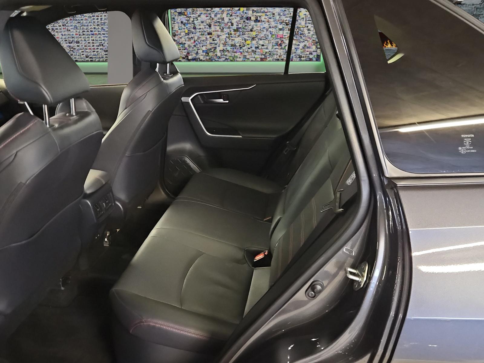 TOYOTA RAV4 2.5 Plug-In-Hybrid Platinum-image-9