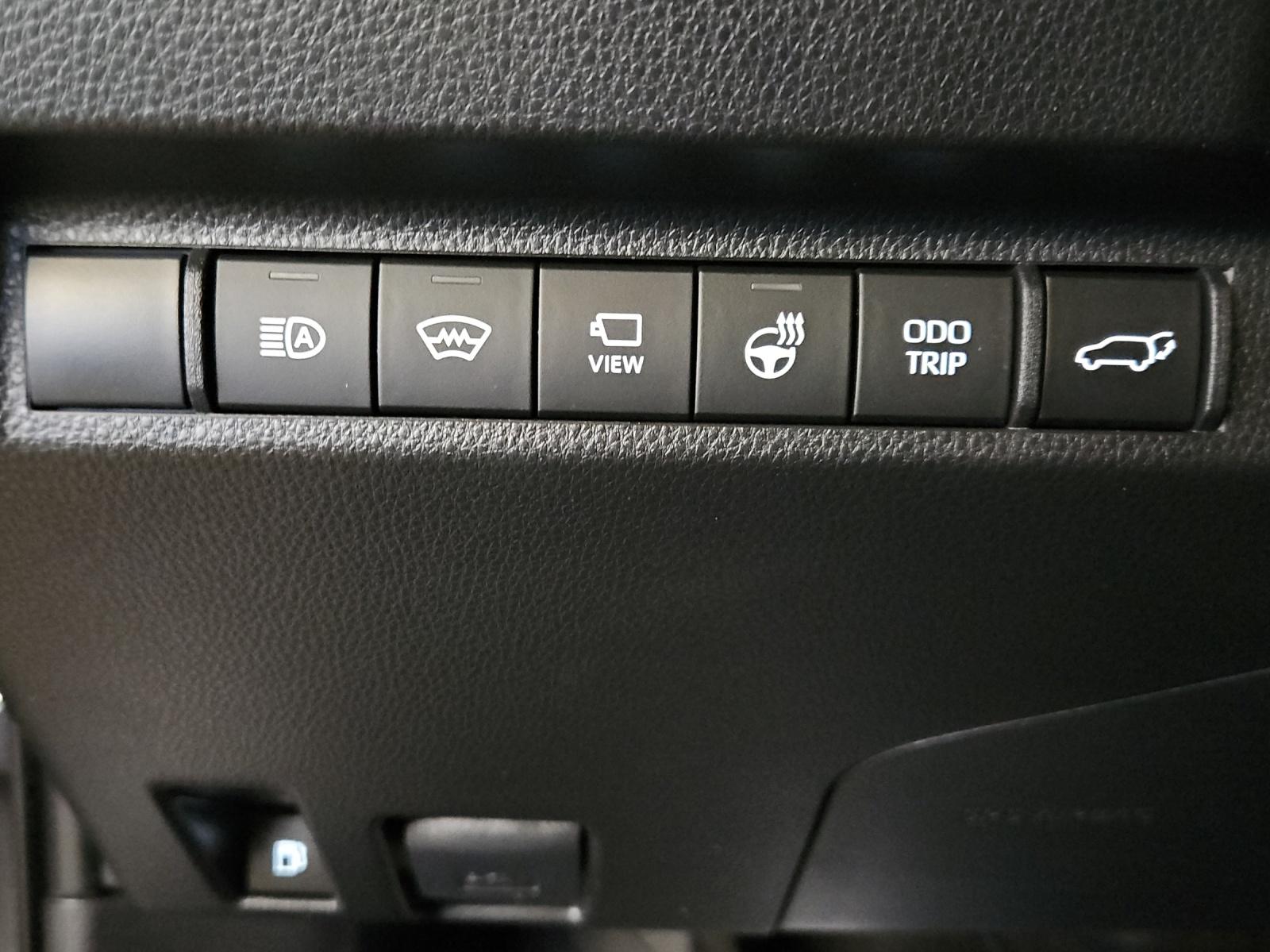 TOYOTA RAV4 2.5 Plug-In-Hybrid Platinum-image-12