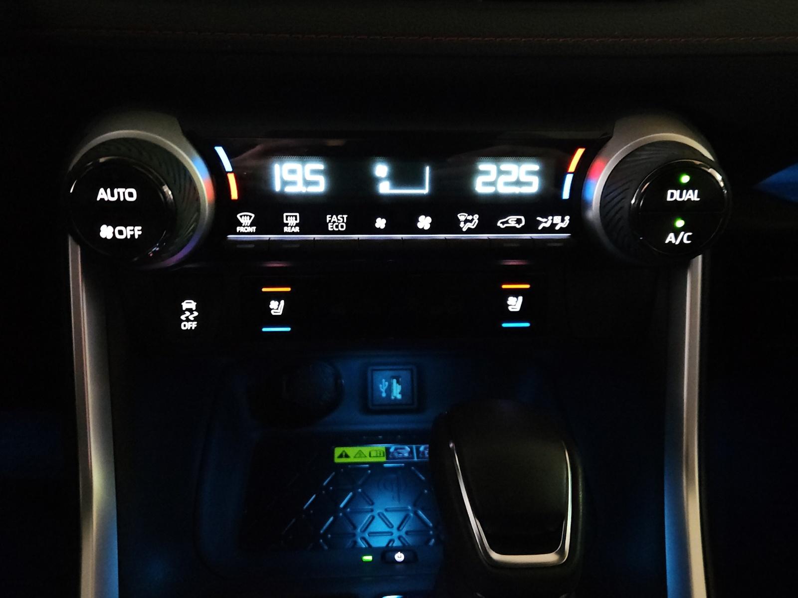 TOYOTA RAV4 2.5 Plug-In-Hybrid Platinum-image-18