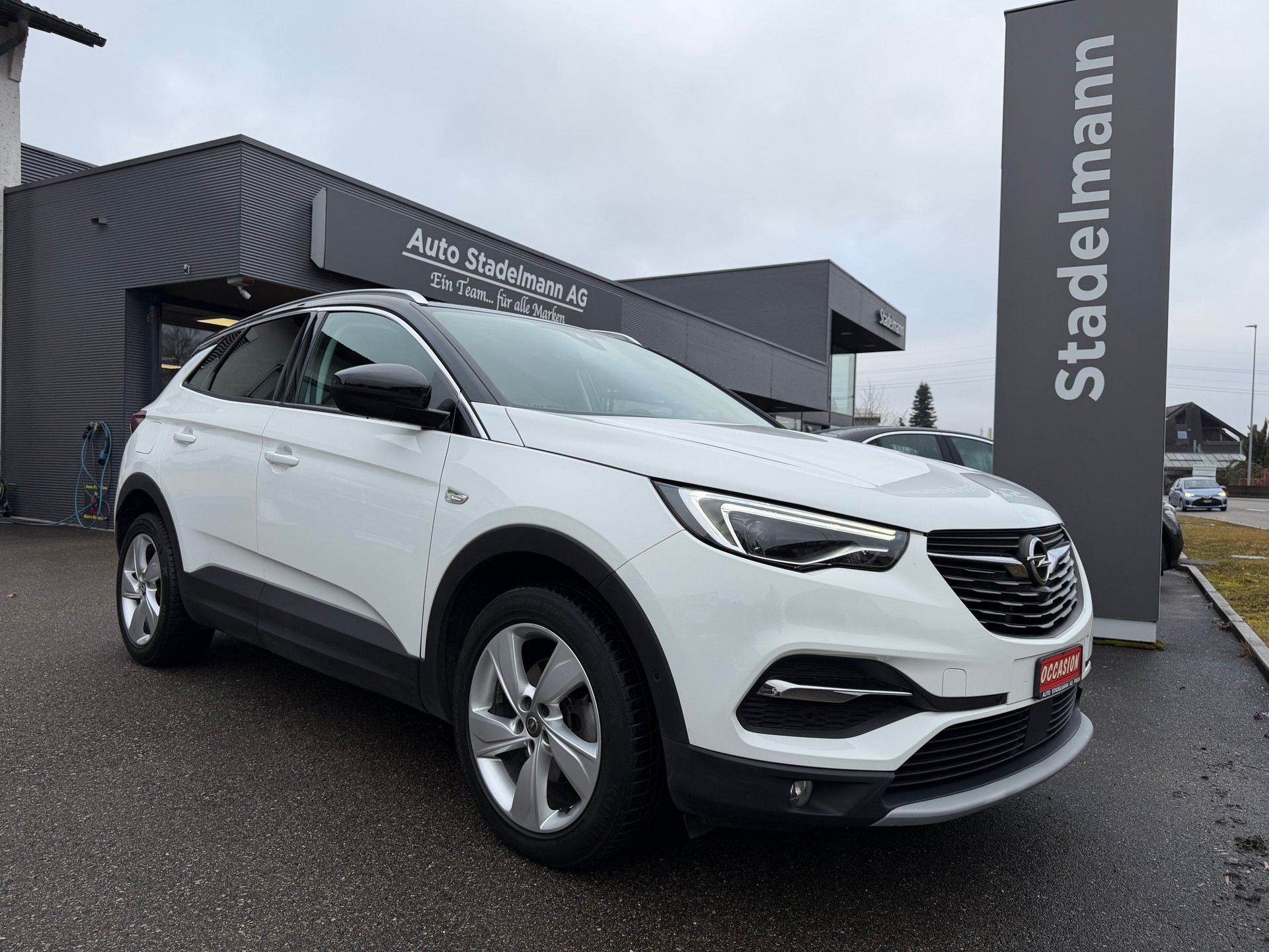 OPEL Grandland X 1.6 T Ultimate-image-0