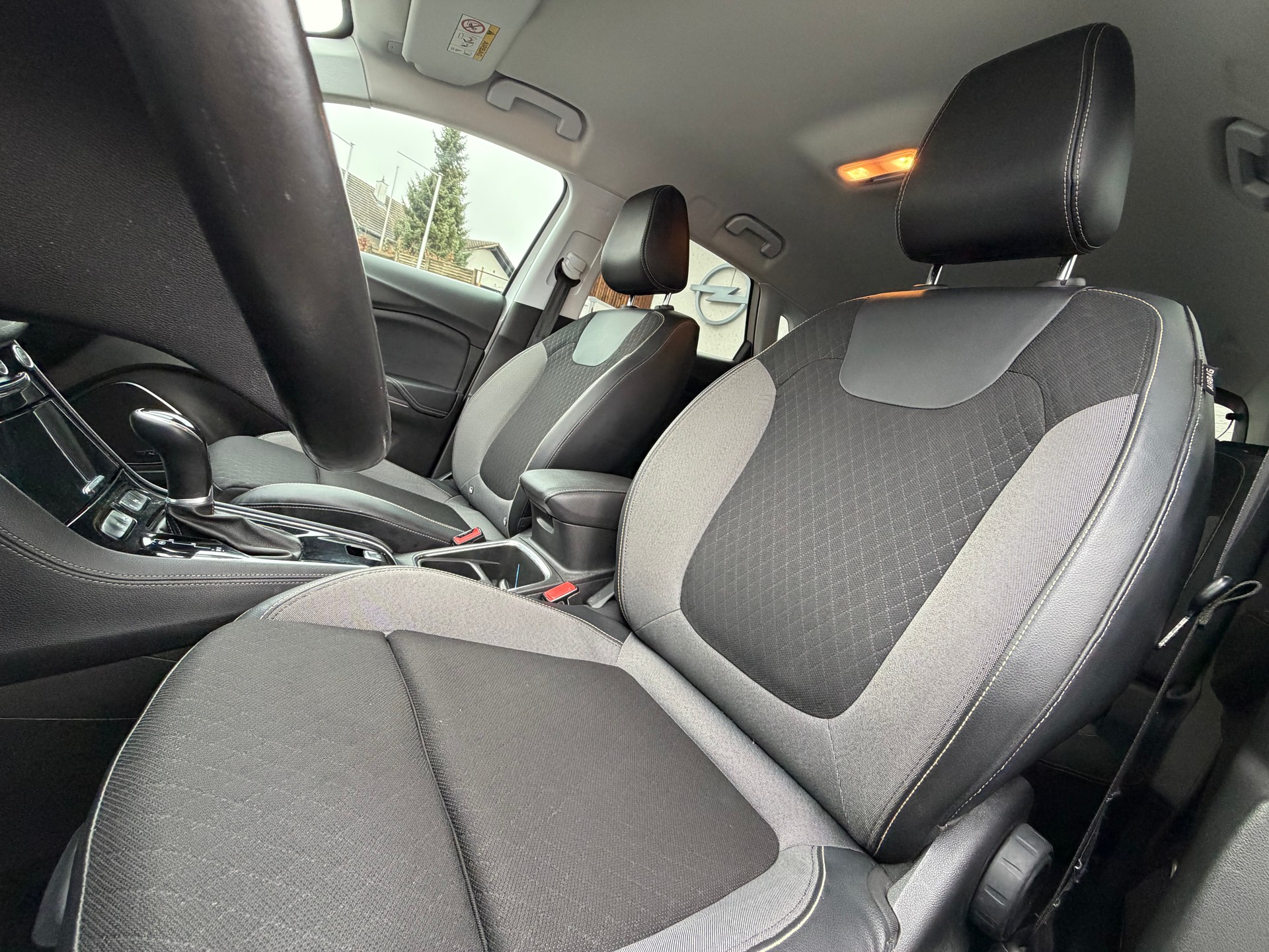 OPEL Grandland X 1.6 T Ultimate-image-10