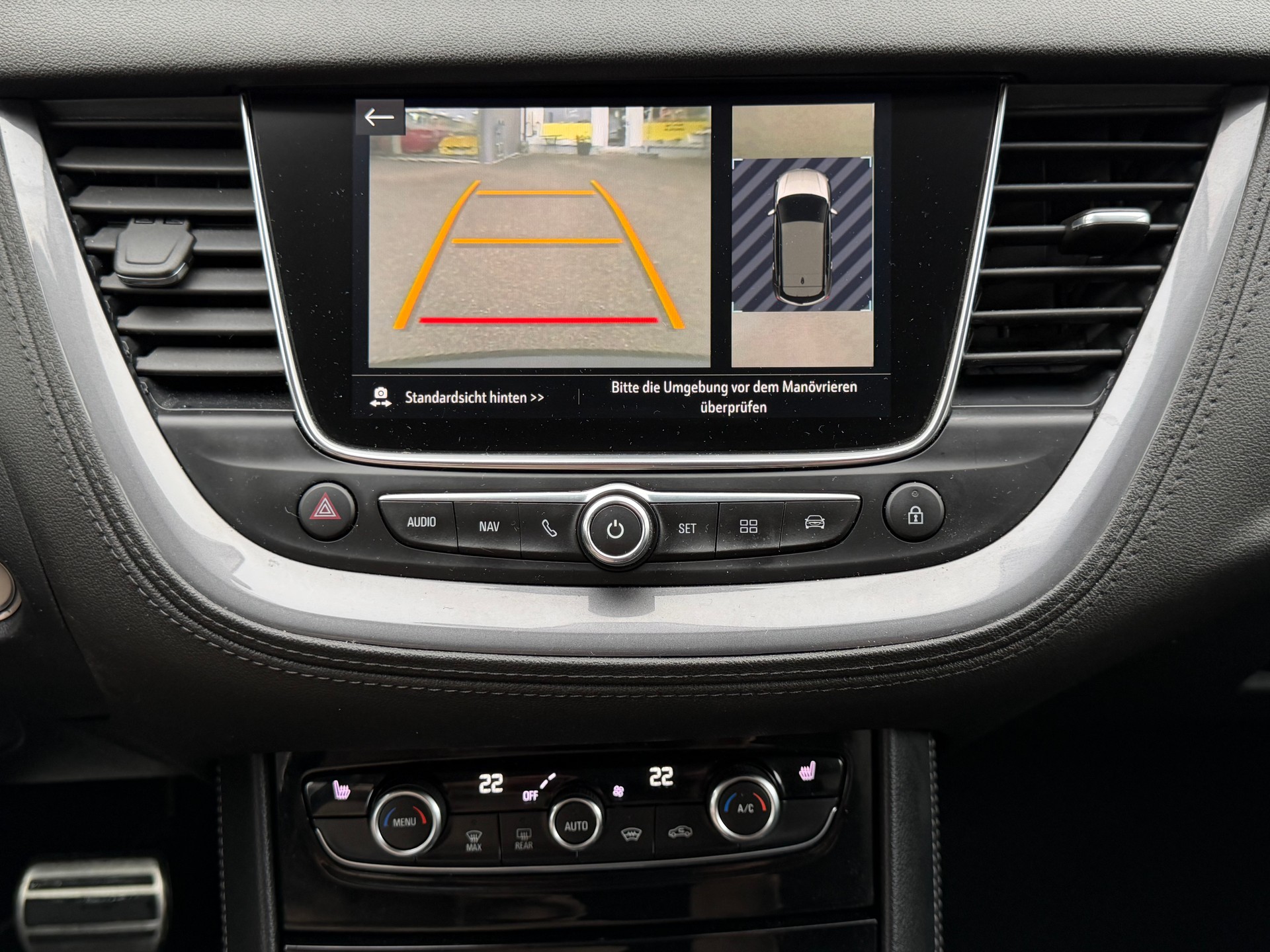 OPEL Grandland X 1.6 T Ultimate-image-13
