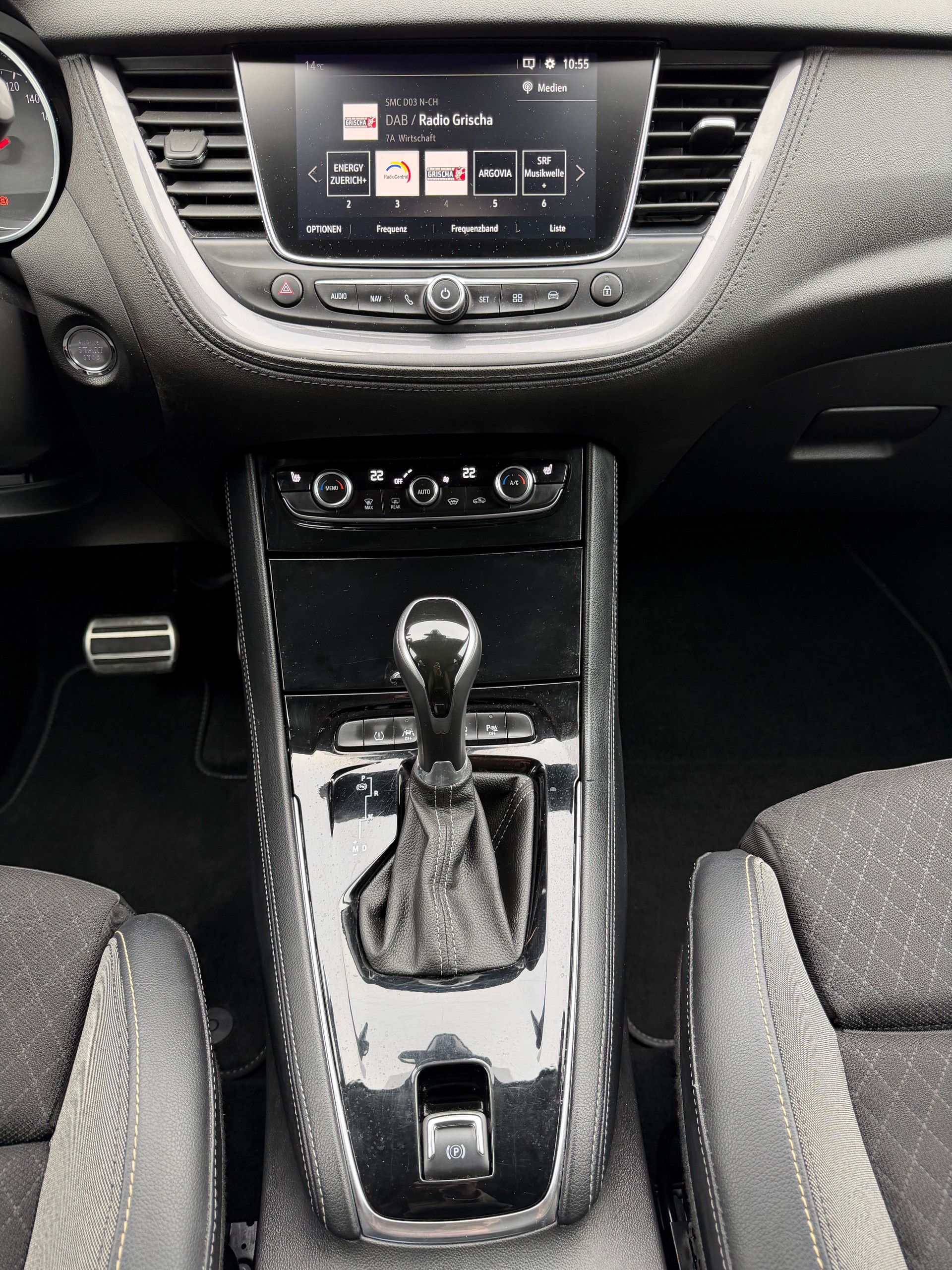 OPEL Grandland X 1.6 T Ultimate-image-11