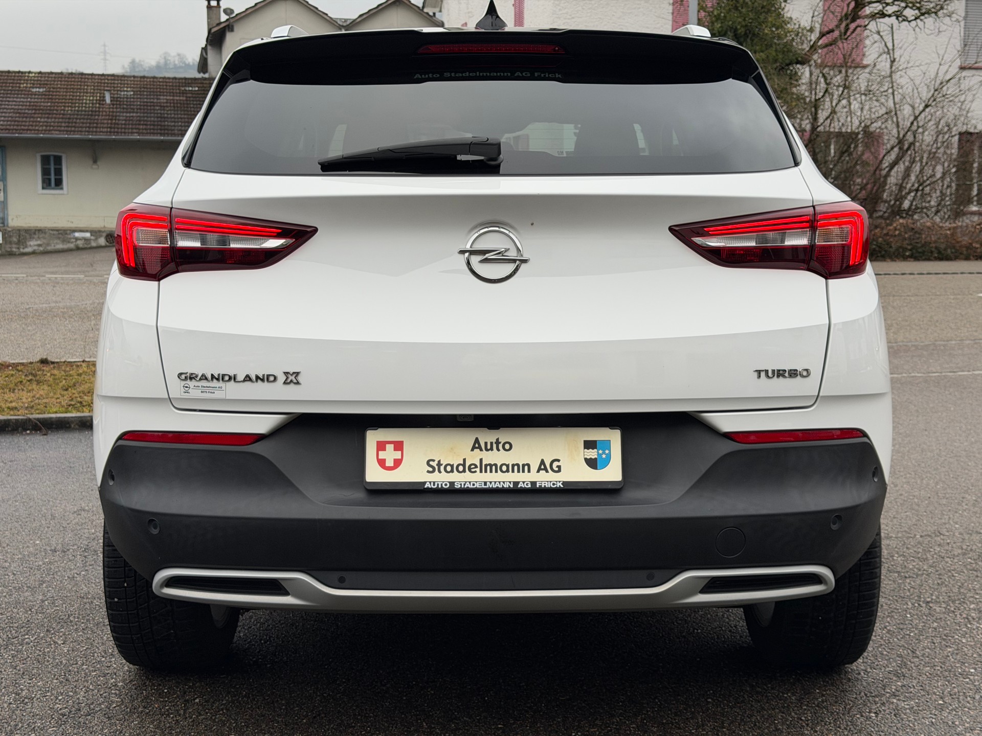 OPEL Grandland X 1.6 T Ultimate-image-4