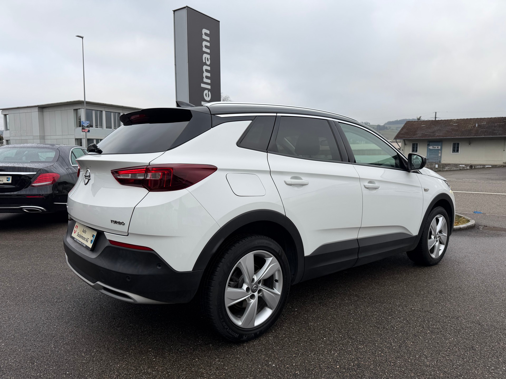 OPEL Grandland X 1.6 T Ultimate-image-3