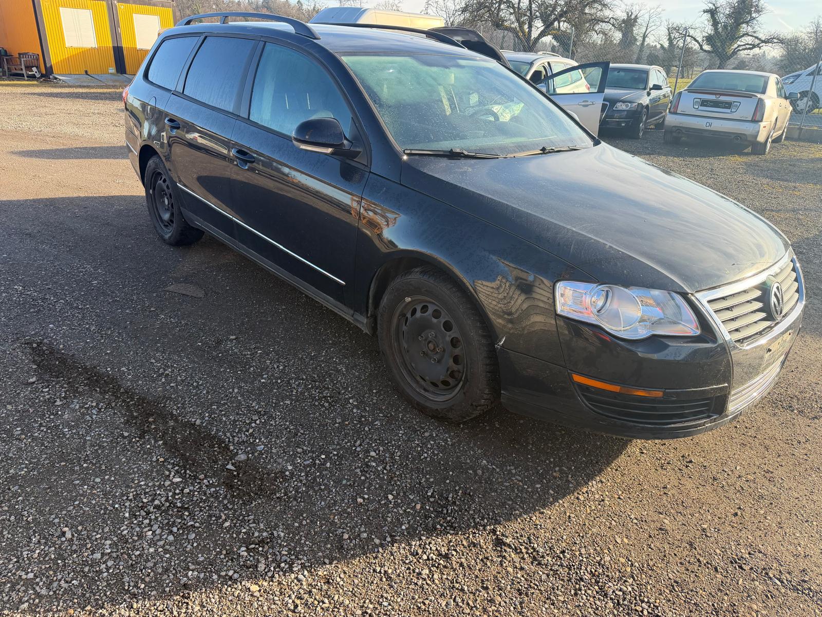 VW Passat Variant 2.0T FSI Highline-showroom-element-1