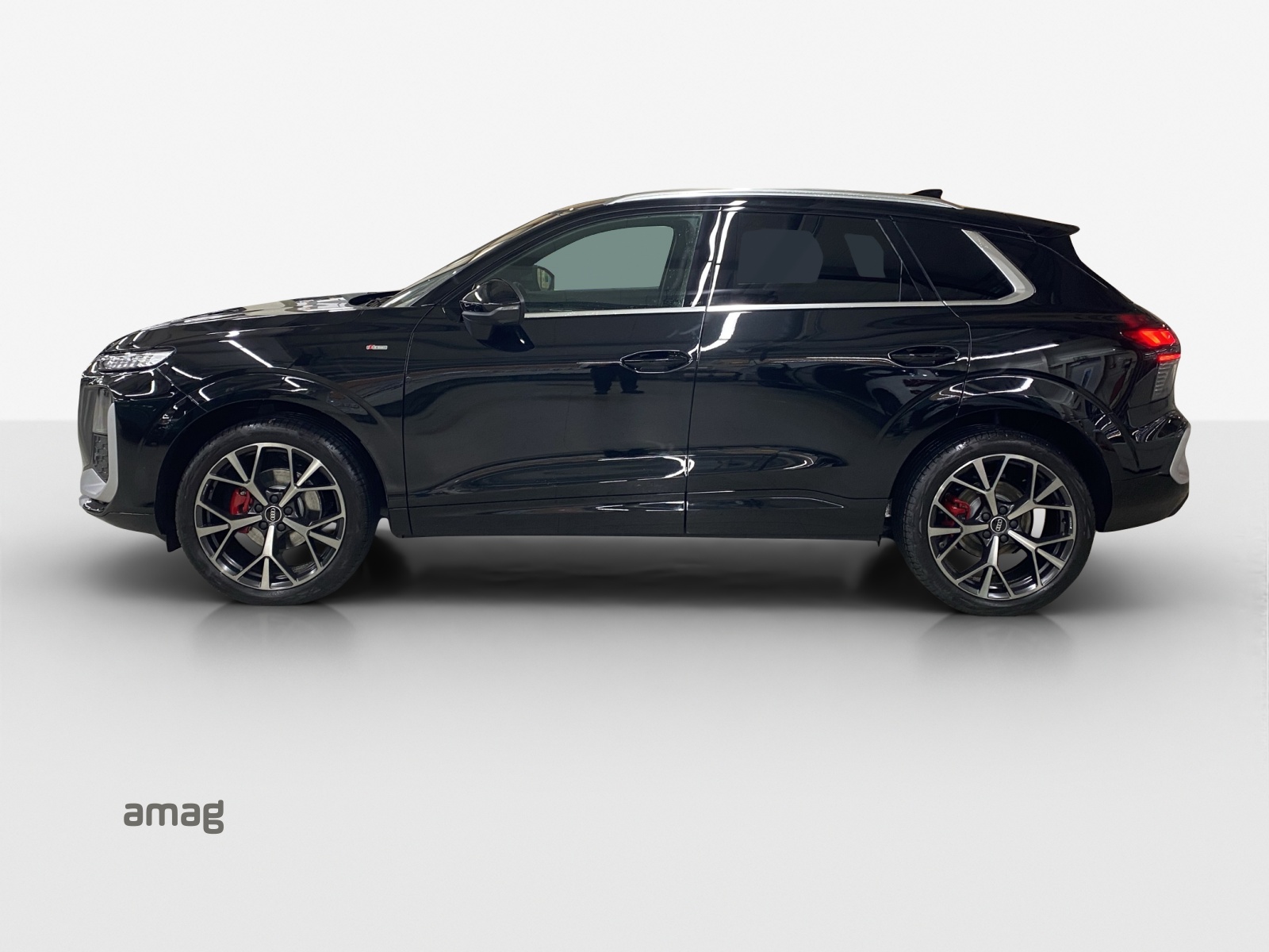 AUDI Q3 SUV 110 kW TFSI S tronic-image-1
