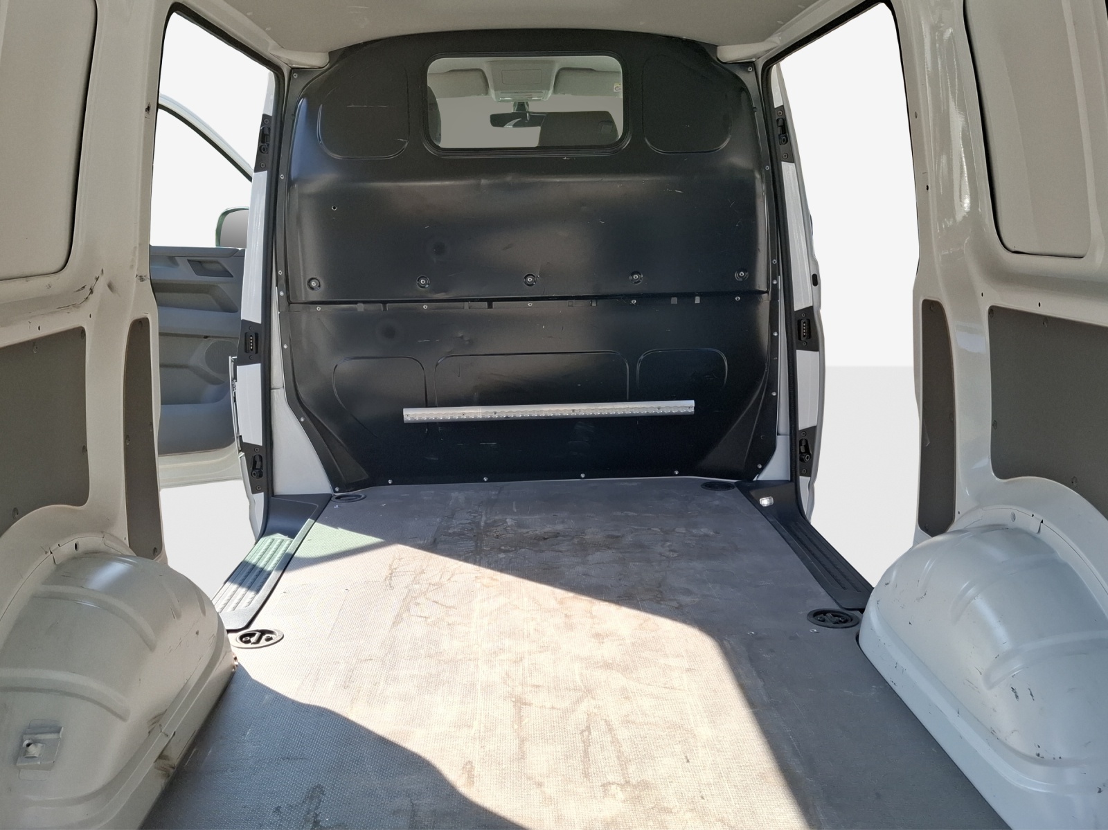 VW T6.1 2.0 TDI-image-12