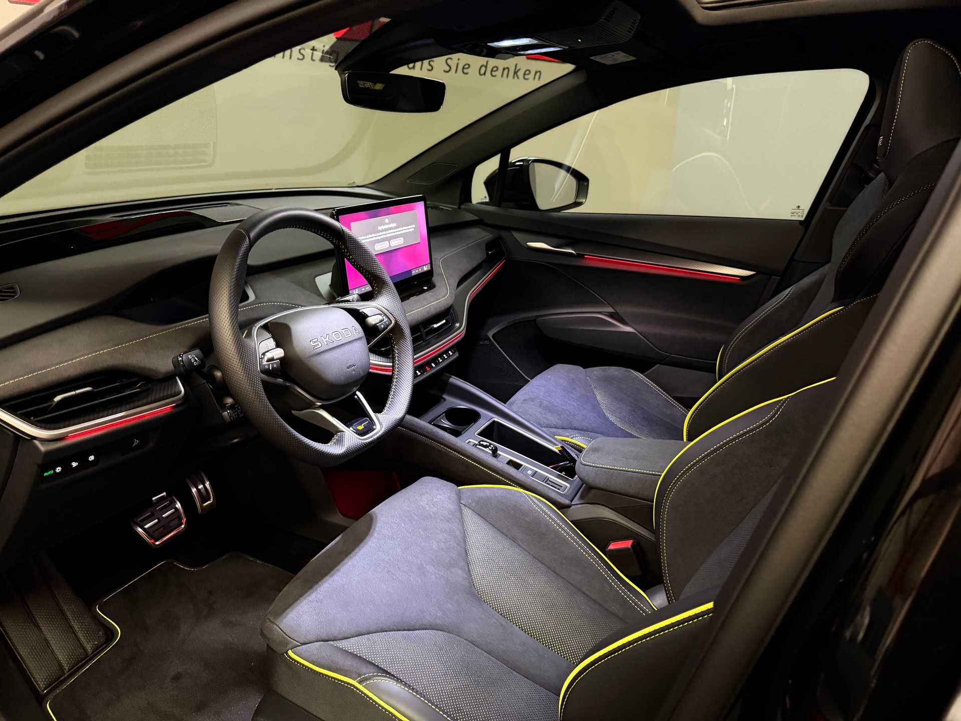 SKODA Enyaq 85x 4x4 RS MAXX-image-14