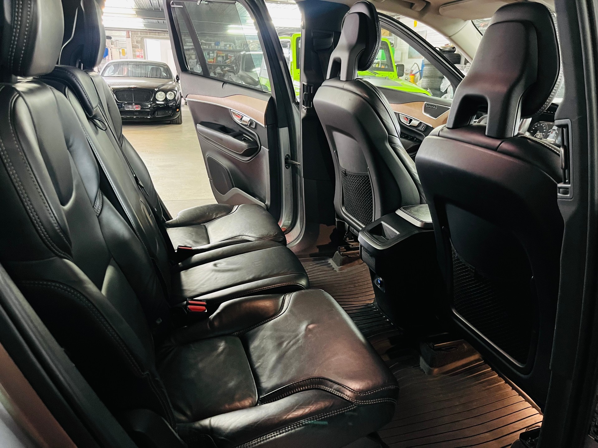 VOLVO XC90 D5 AWD Momentum Geartronic-image-15