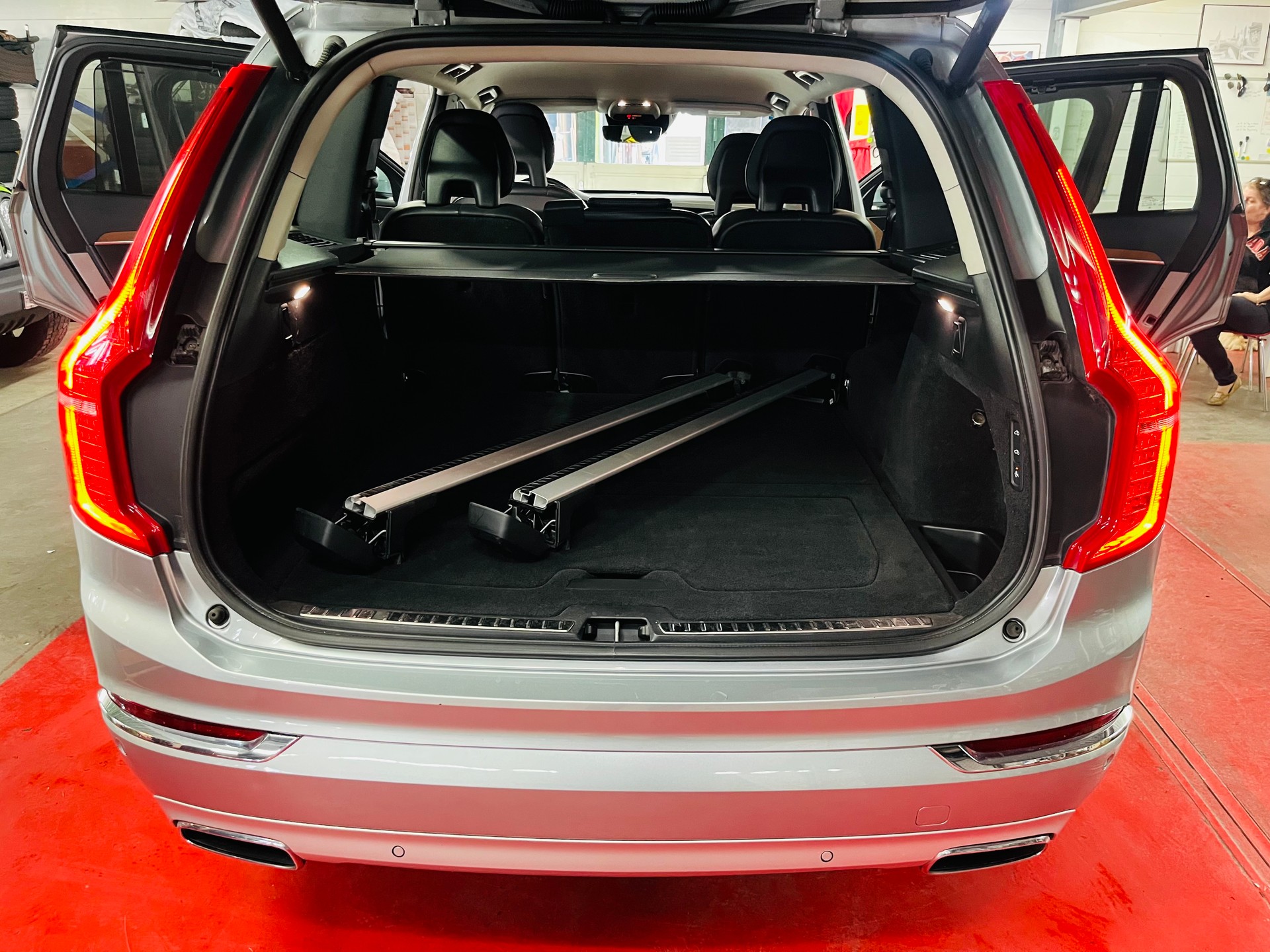 VOLVO XC90 D5 AWD Momentum Geartronic-image-13