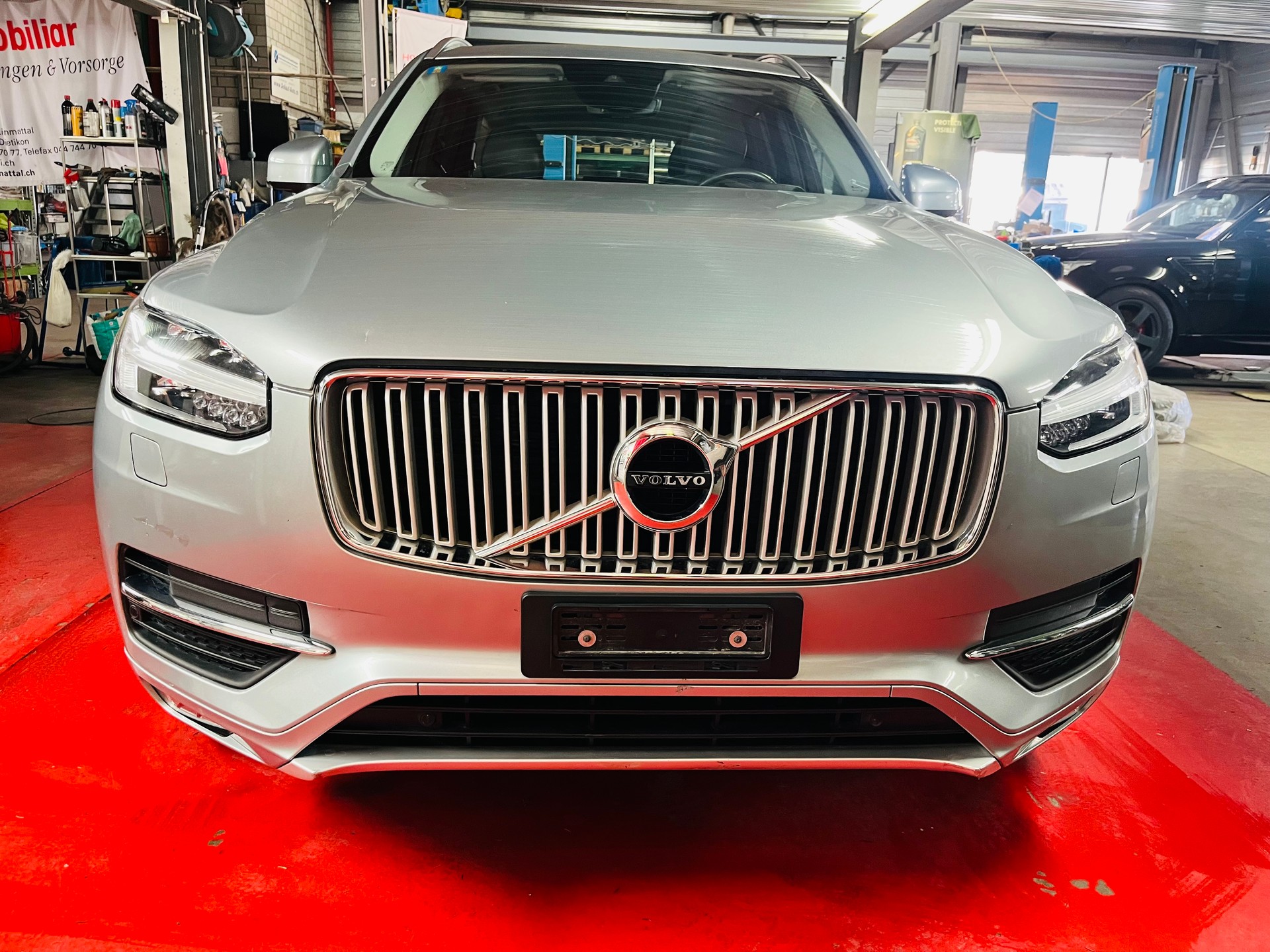 VOLVO XC90 D5 AWD Momentum Geartronic-image-3