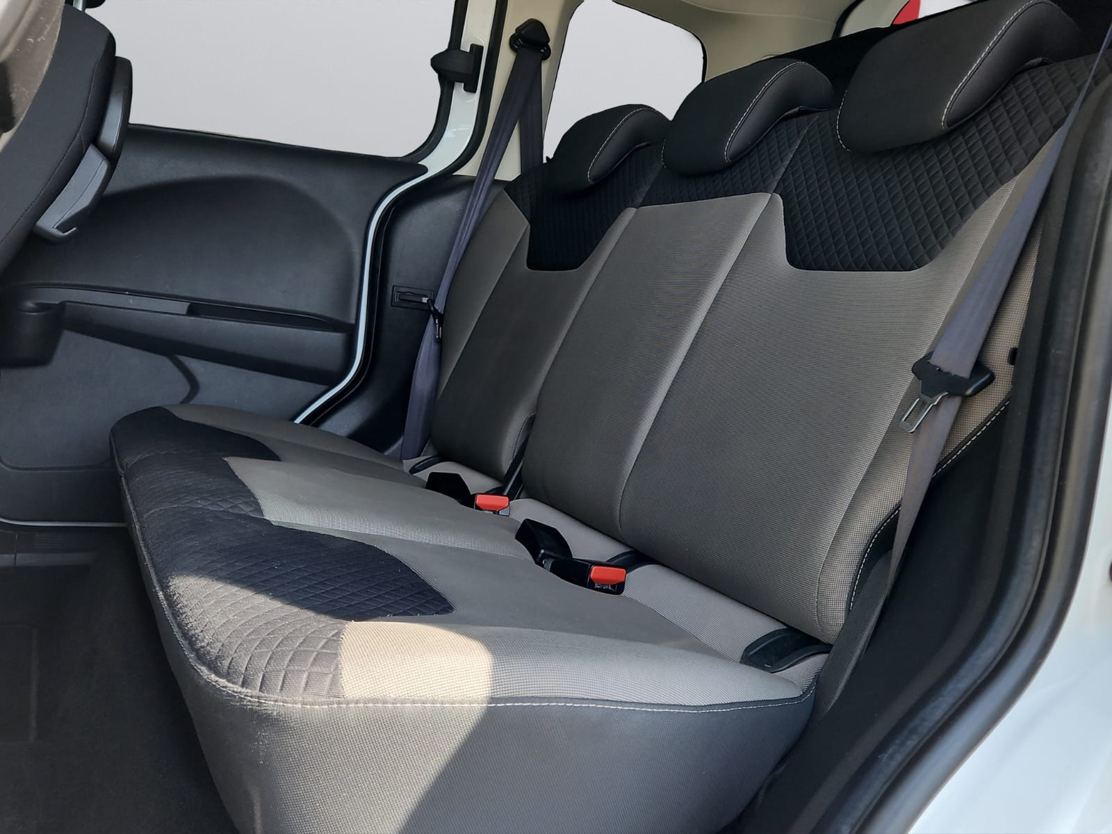 FORD Tourneo Courier 1.0 SCTi Trend-image-8