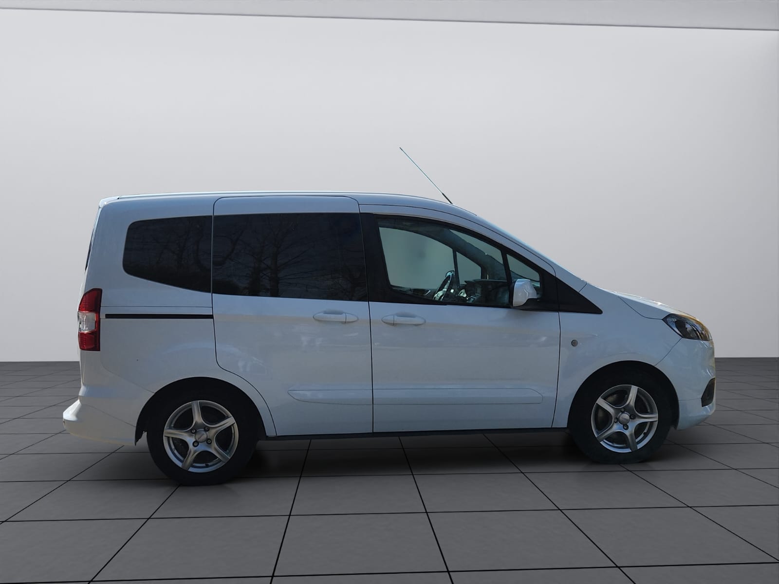 FORD Tourneo Courier 1.0 SCTi Trend-image-7