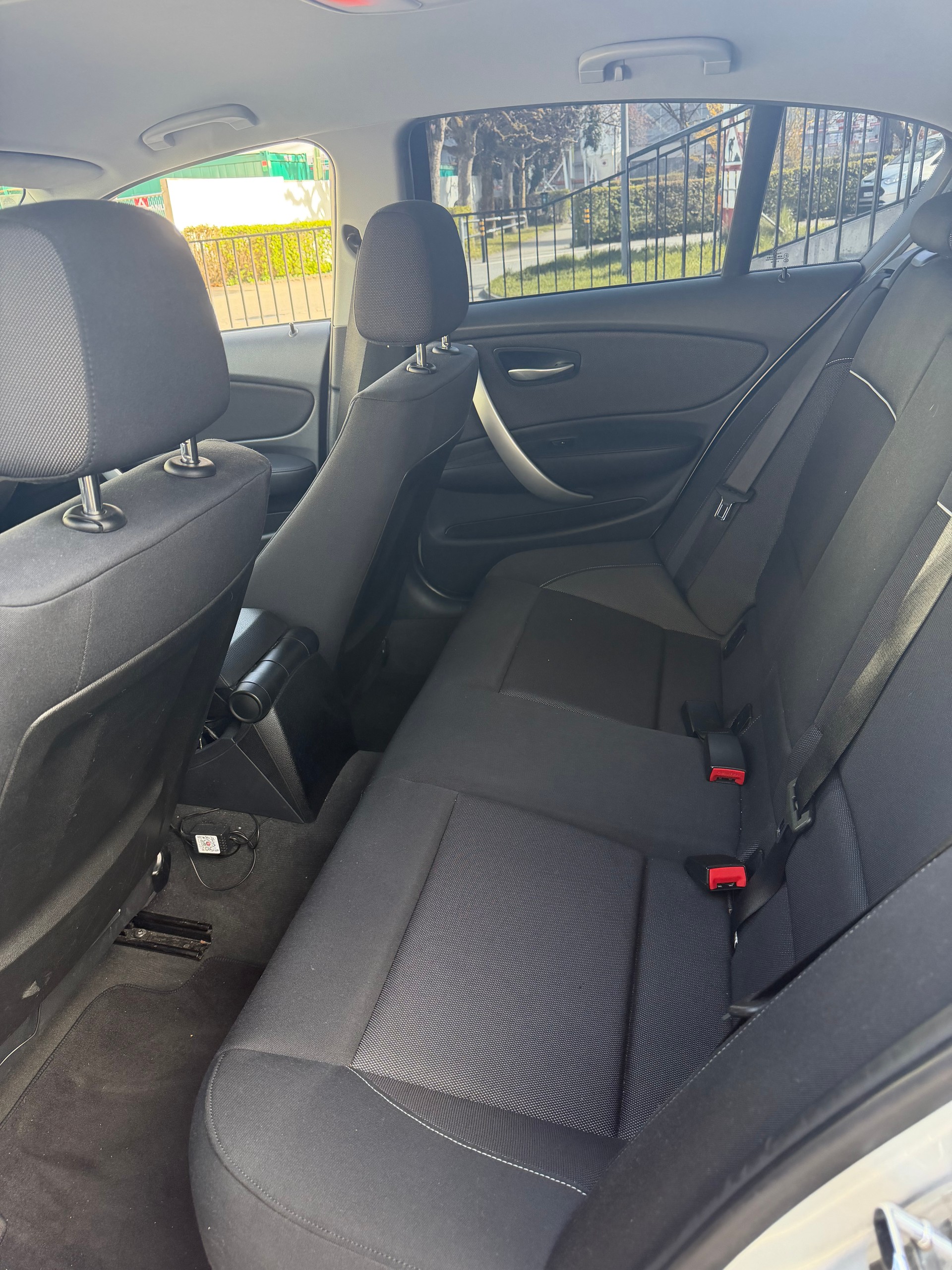 BMW 130i Steptronic-image-4