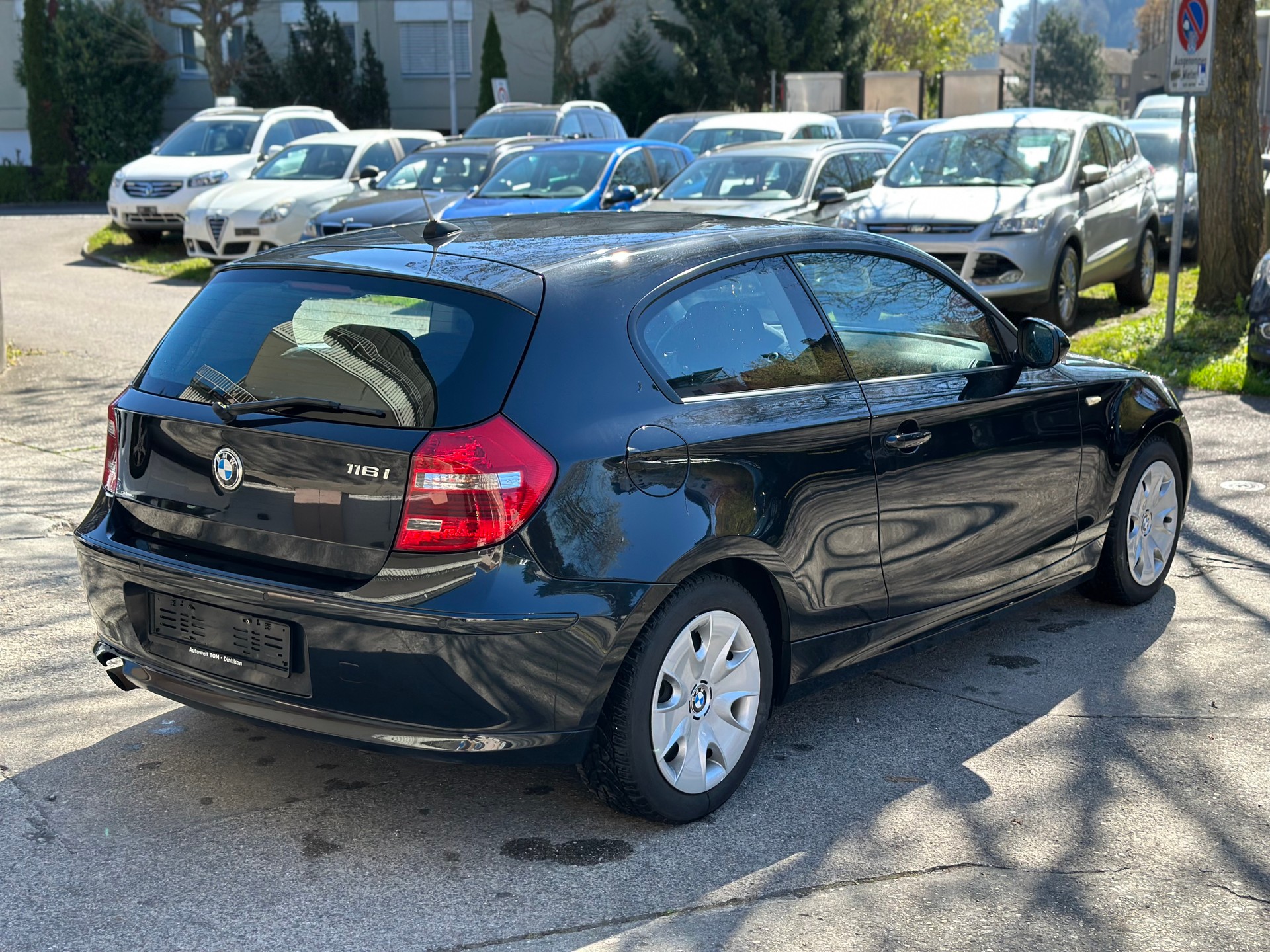 BMW 116i-image-2